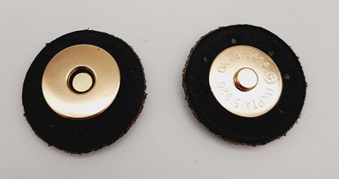 Gerçek Derili Mıknatıslı Çıtçıt Siyah Light Gold Metalli