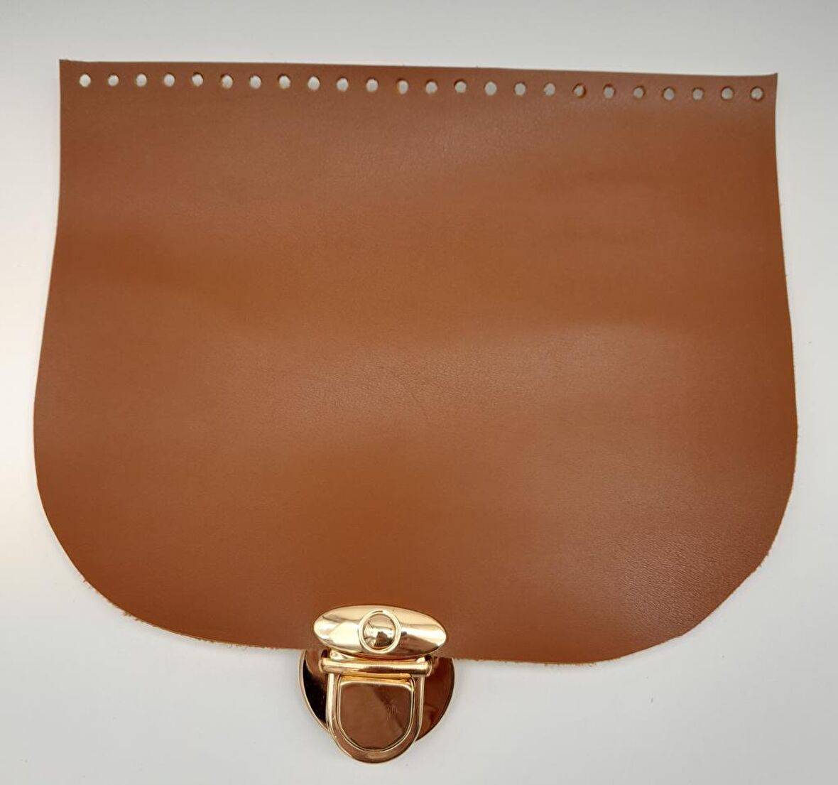 Tek Kat Suni Deri Taba 24x19 Cm Sarkaç Kilitli Kapak No:1 Light Gold Metalli