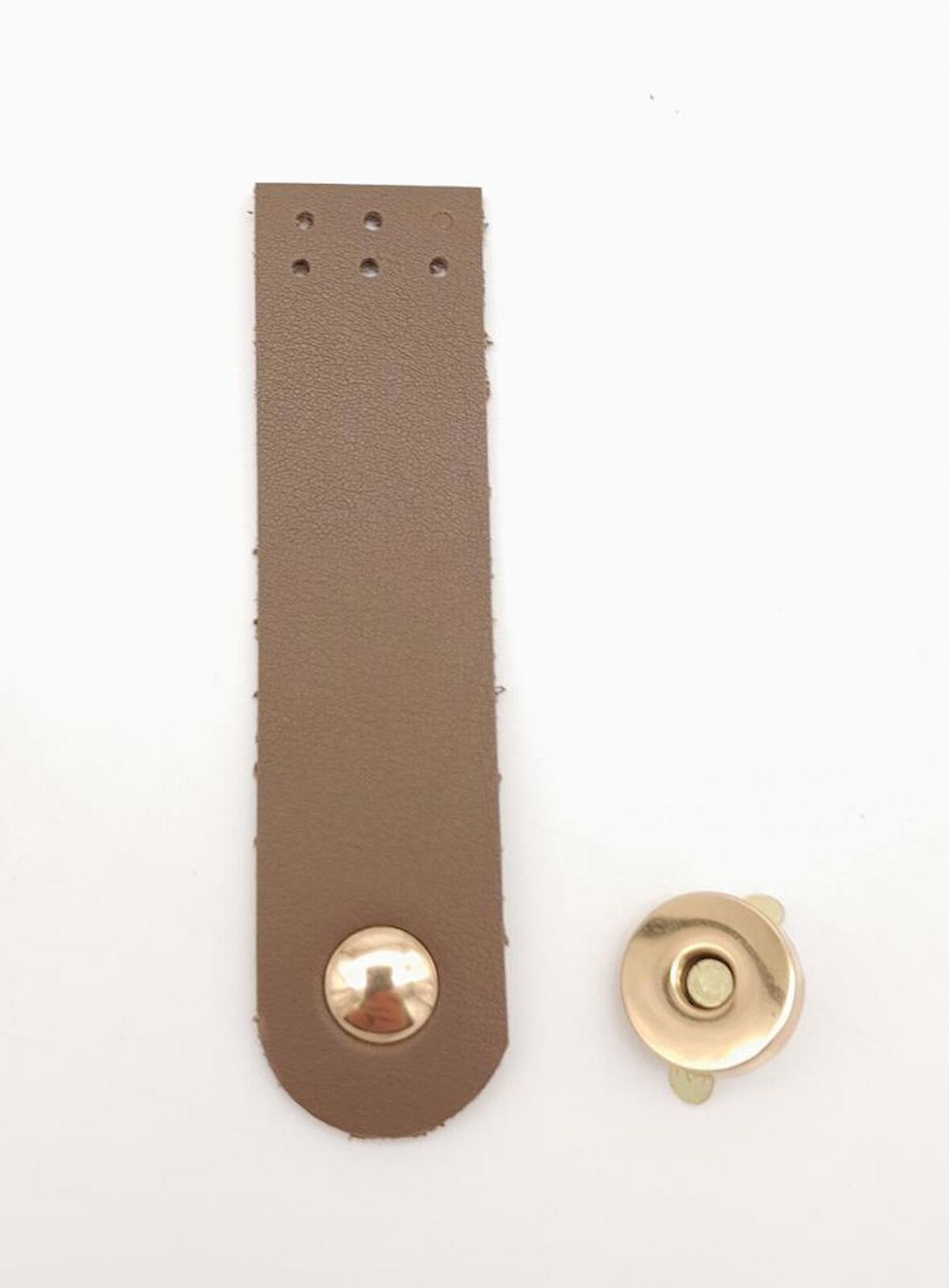 Vizon Renk Tek Kat Suni Deri Kapak 10.5x2.5 cm Light Gold Metal