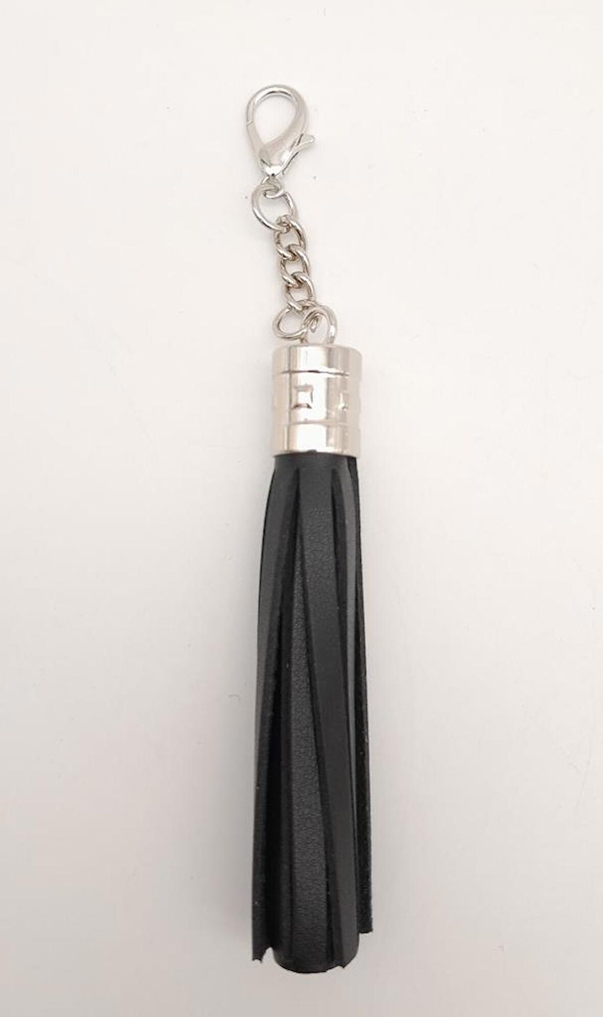 Siyah Suni Deri Kovanlı Püskül Gümüş Metalli