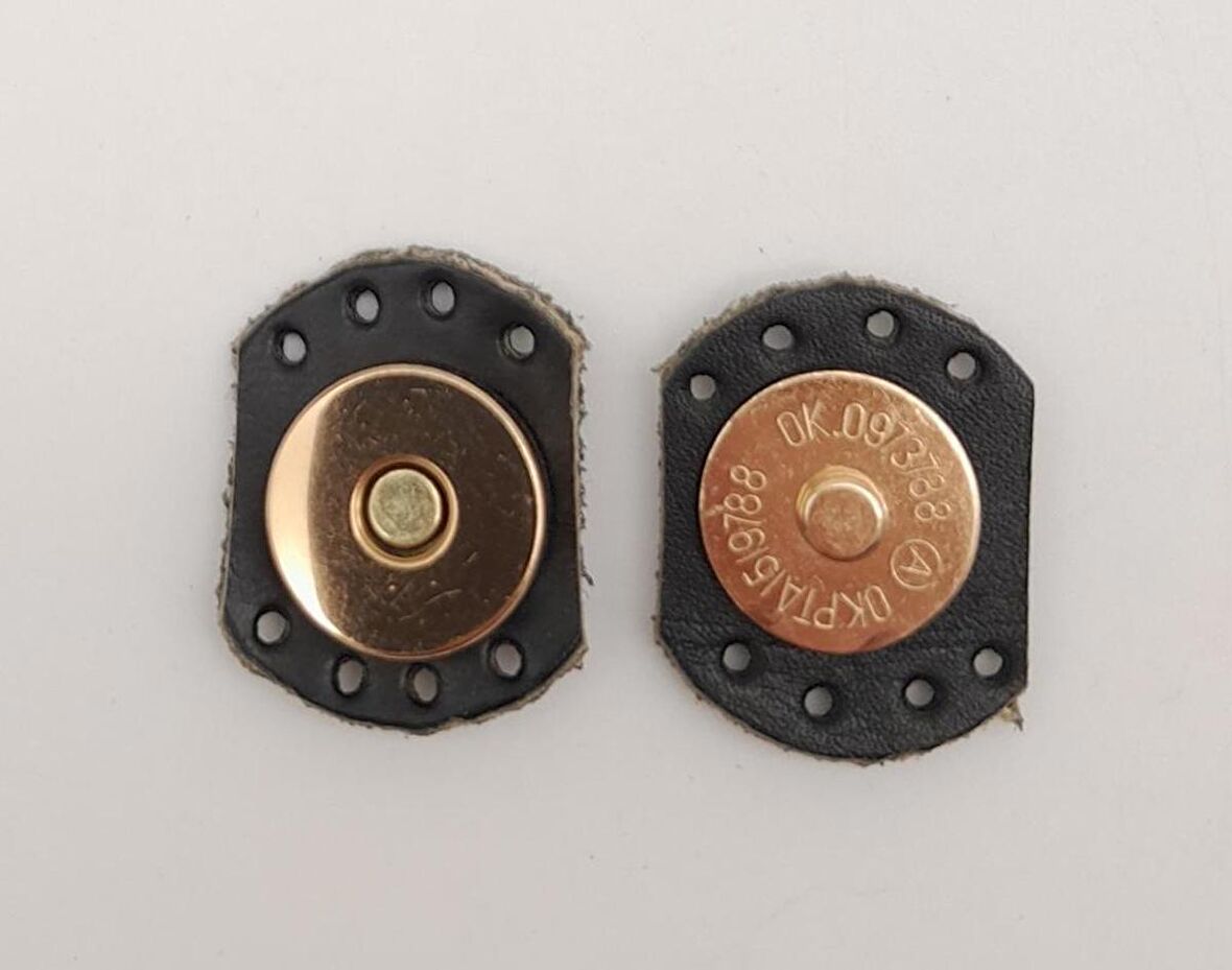 Siyah Renk Gerçek Derili Oval Kenar Mıknatıslı Çıtçıt Light Gold Metalli