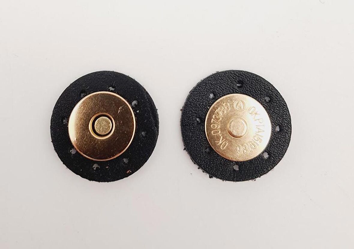Siyah Suni Derili Mıknatıslı Çıtçıt Light Gold Metalli