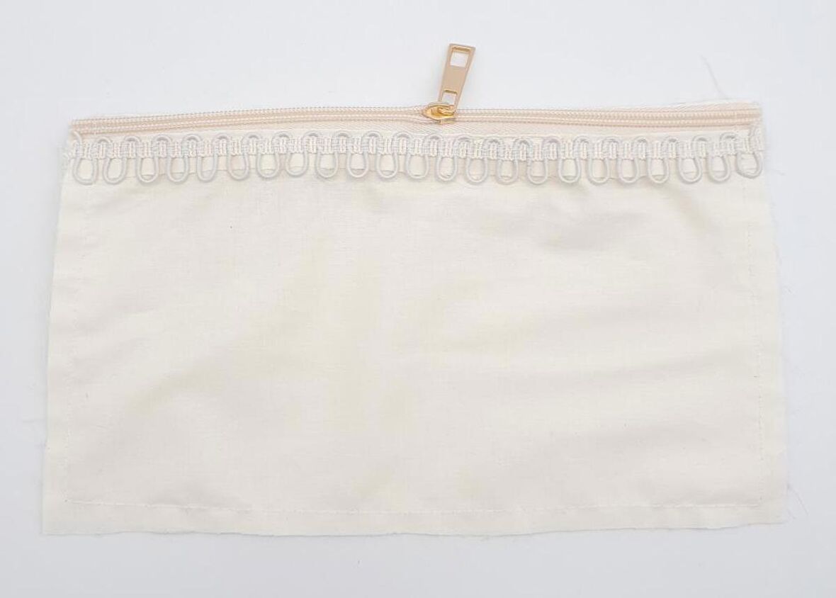 25x15 cm Dikilmiş Fermuarlı Astar Krem Renk