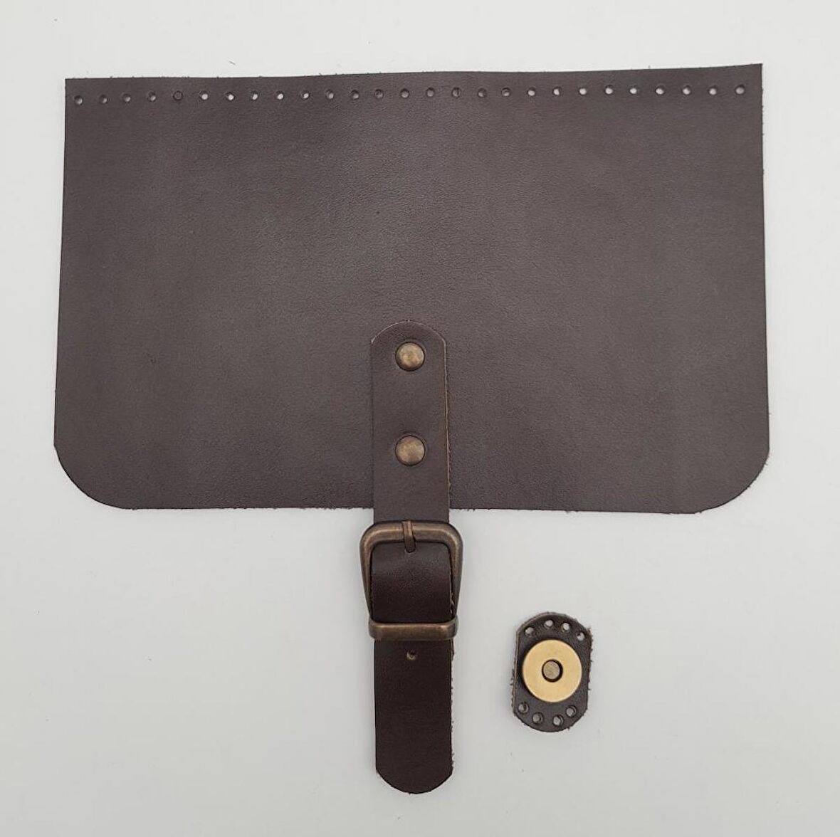 22x24 cm Gerçek Deri Koyu Kahverengi Çanta Kapağı Antik Metalli