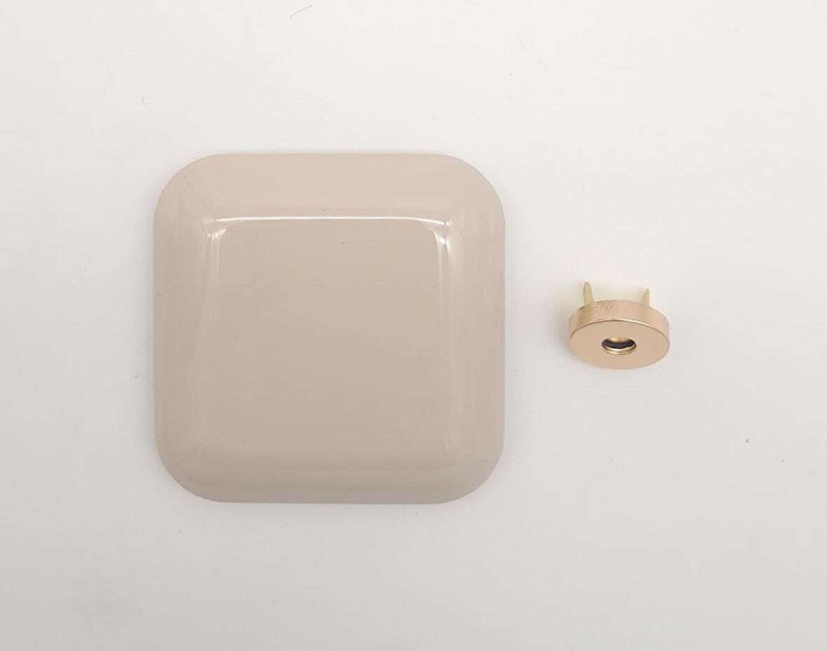 7 cm Kare Akrilikli Bej Renk Light Gold Mıknatıslı Kilit