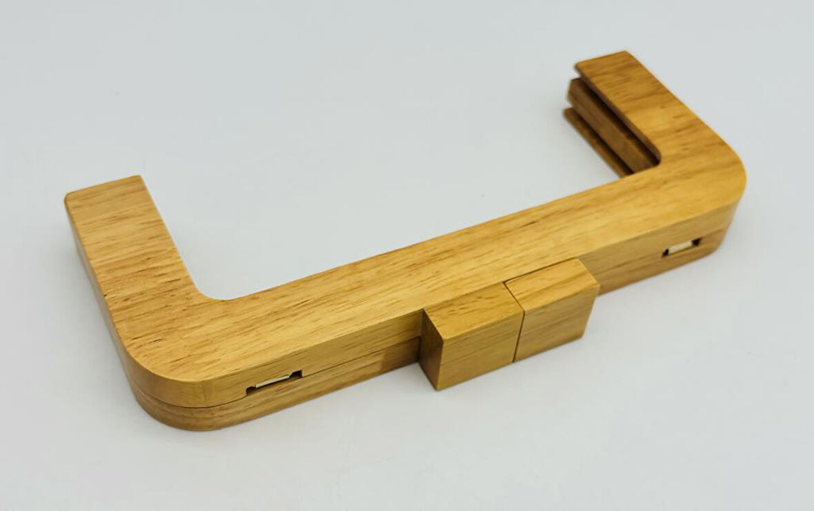 20 Cm Orta Koyu Kare Başlıklı Ahşap Burs