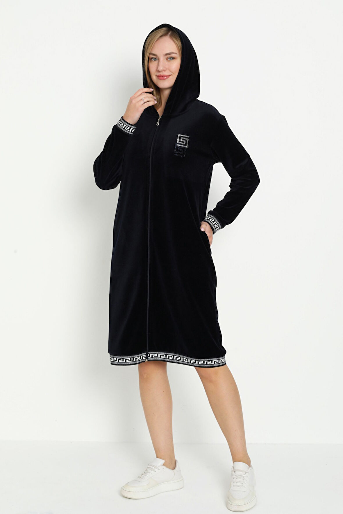 Siyah Kapüşonlu Taş Detaylı Fermuarlı Cepli Pamuklu Kadife Elbise