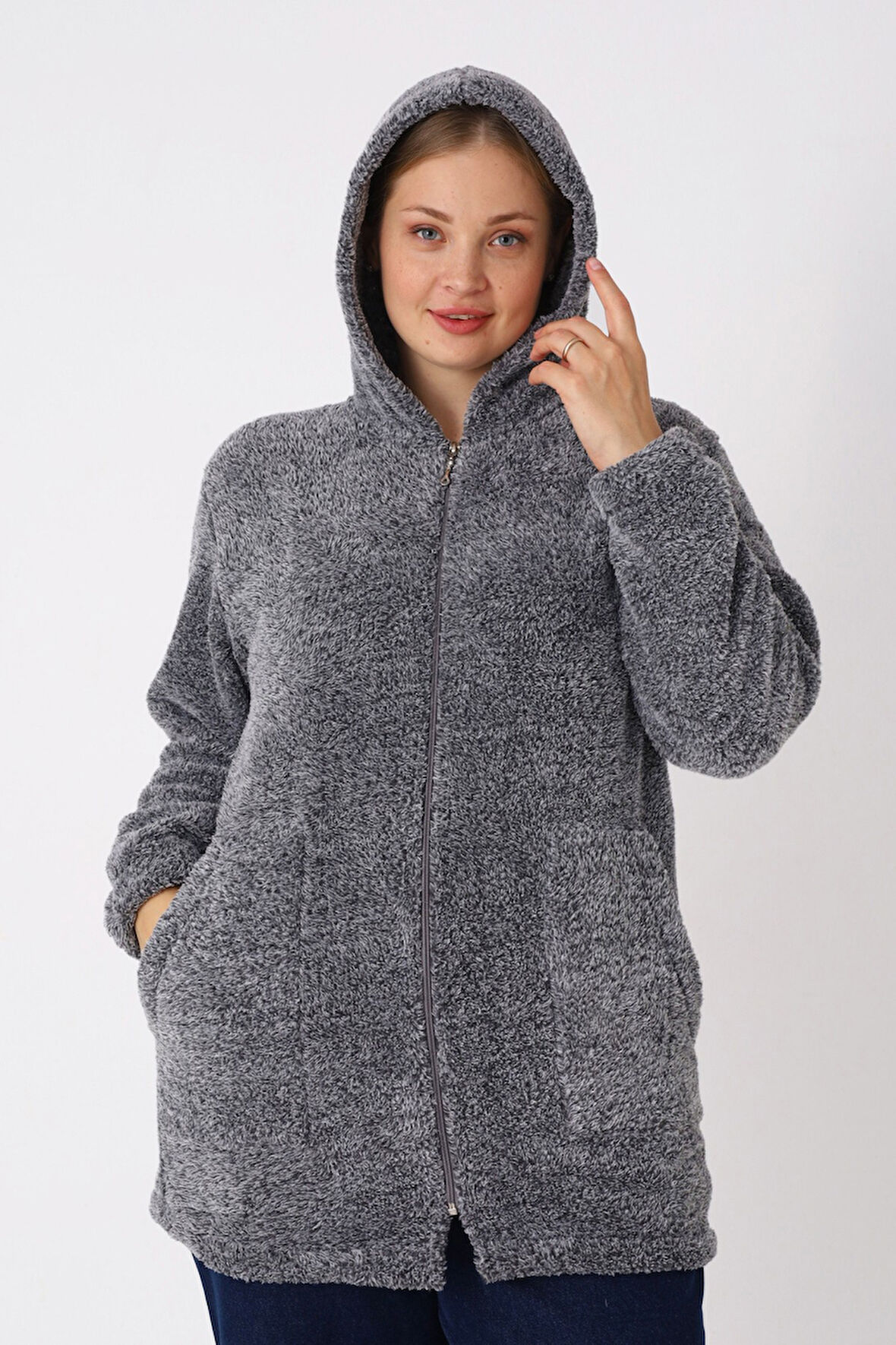 Kadın Büyük Beden Kapüşonlu Fermuarlı Cepli Soft Peluş Sweatshirt