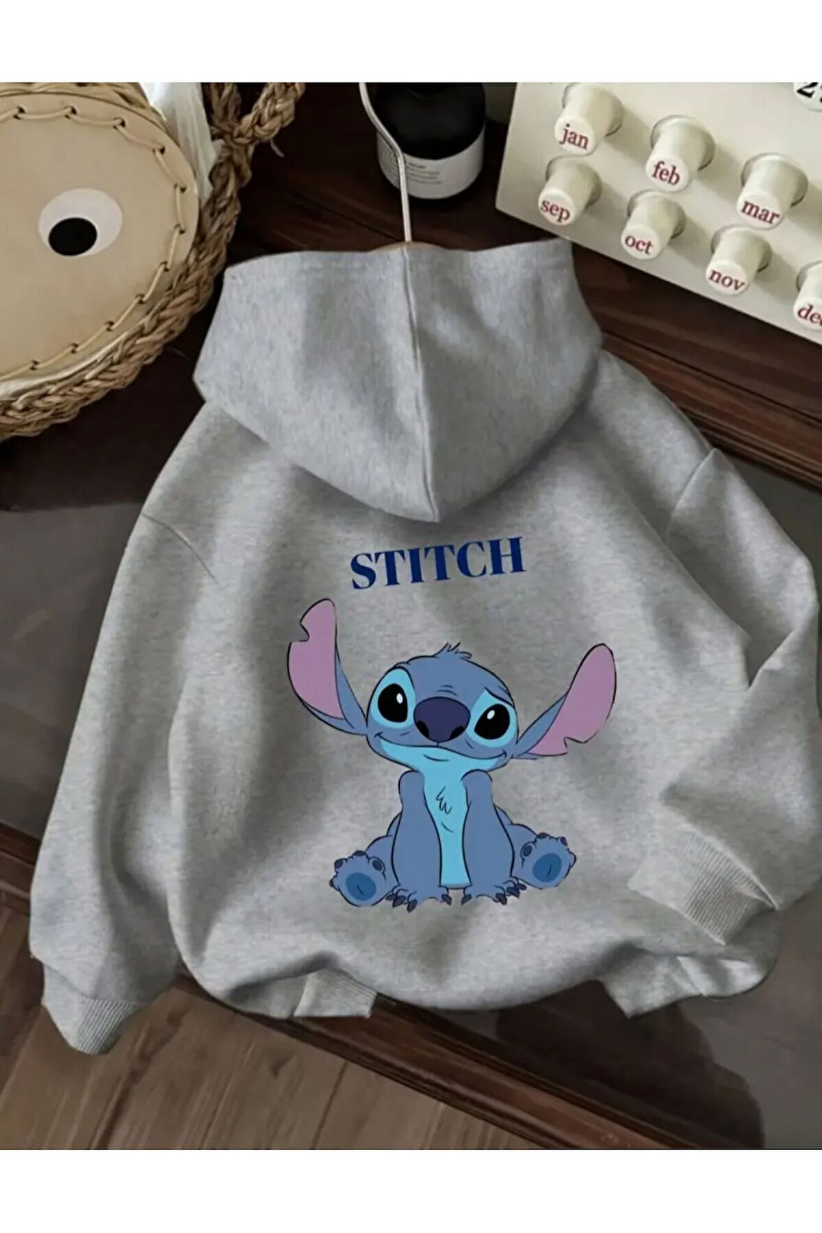 Karakter Baskı Detaylı İçi Polarlı Kapüşonlu Sweatshirt