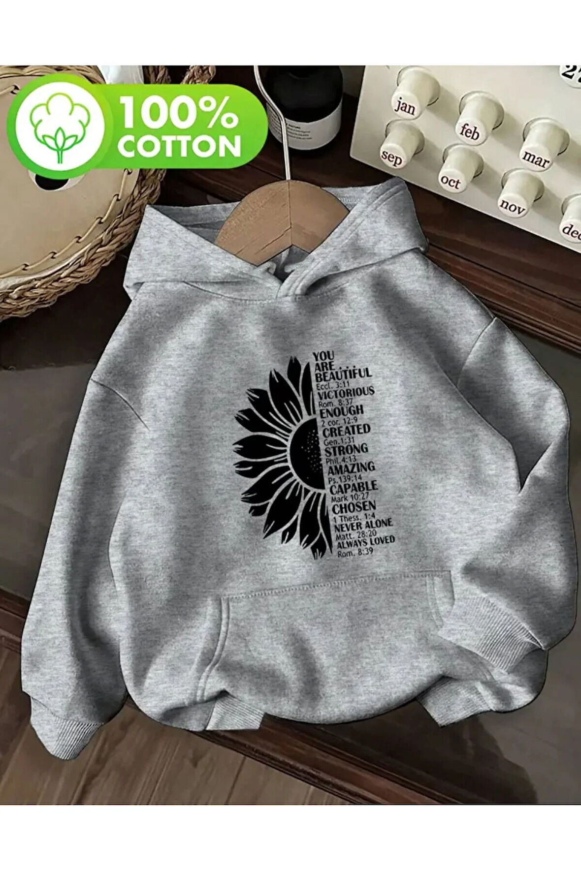 Çiçek Ve Yazılar Baskı Detaylı İçi Polarlı Kapüşonlu Sweatshirt