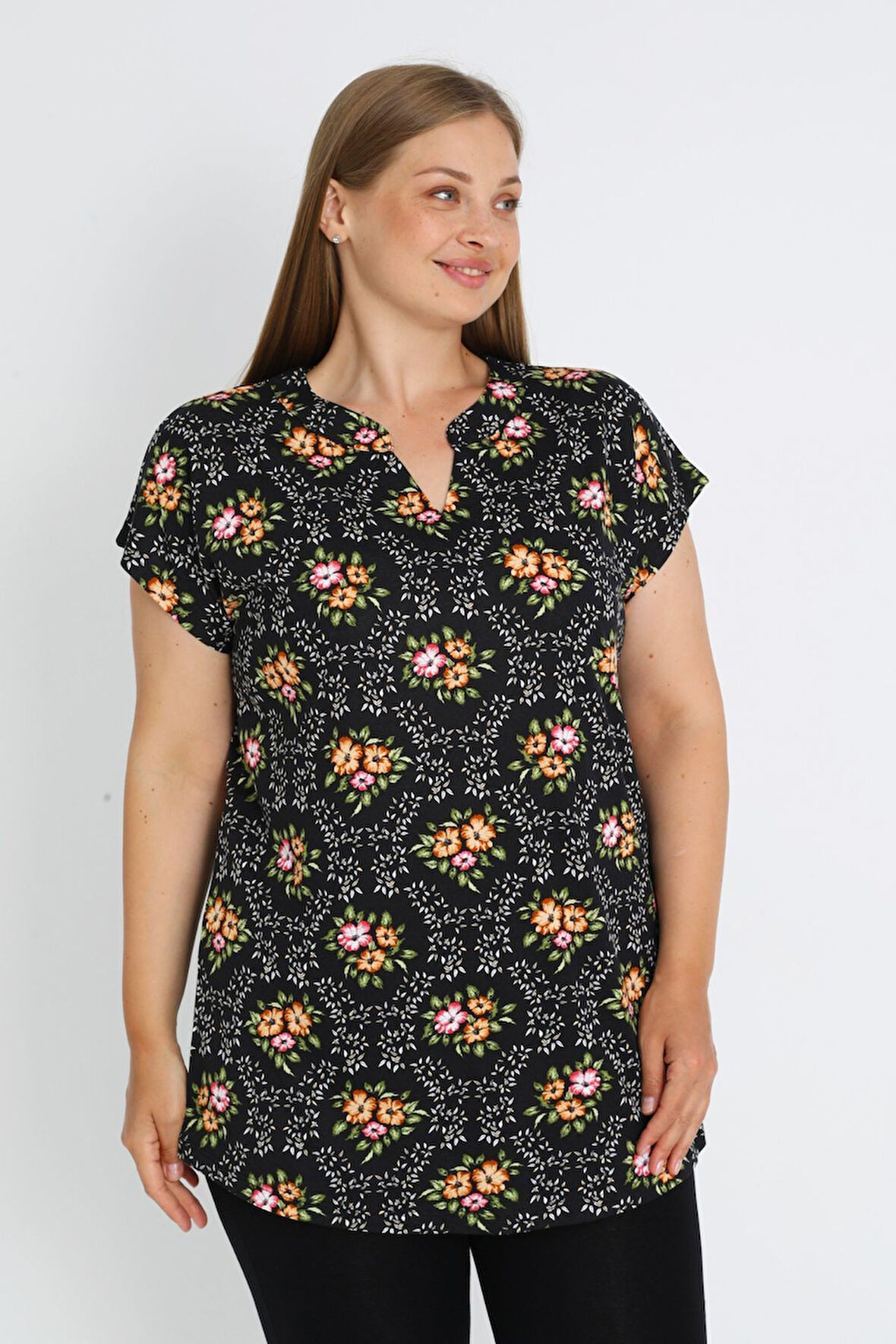 Siyah Büyük Beden Pamuklu Çiçek Desenli Pamuklu Bluz
