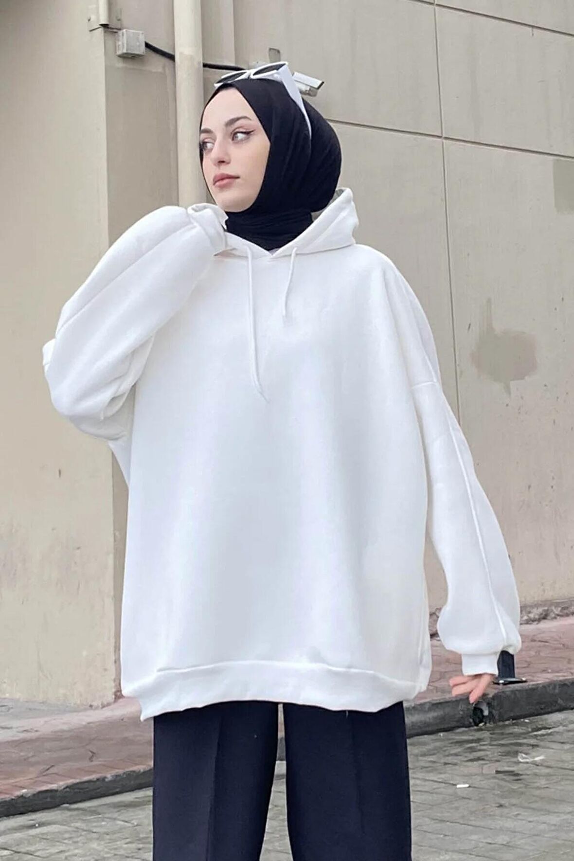 Kapşonlu Oversize Yan Cepli Sweat