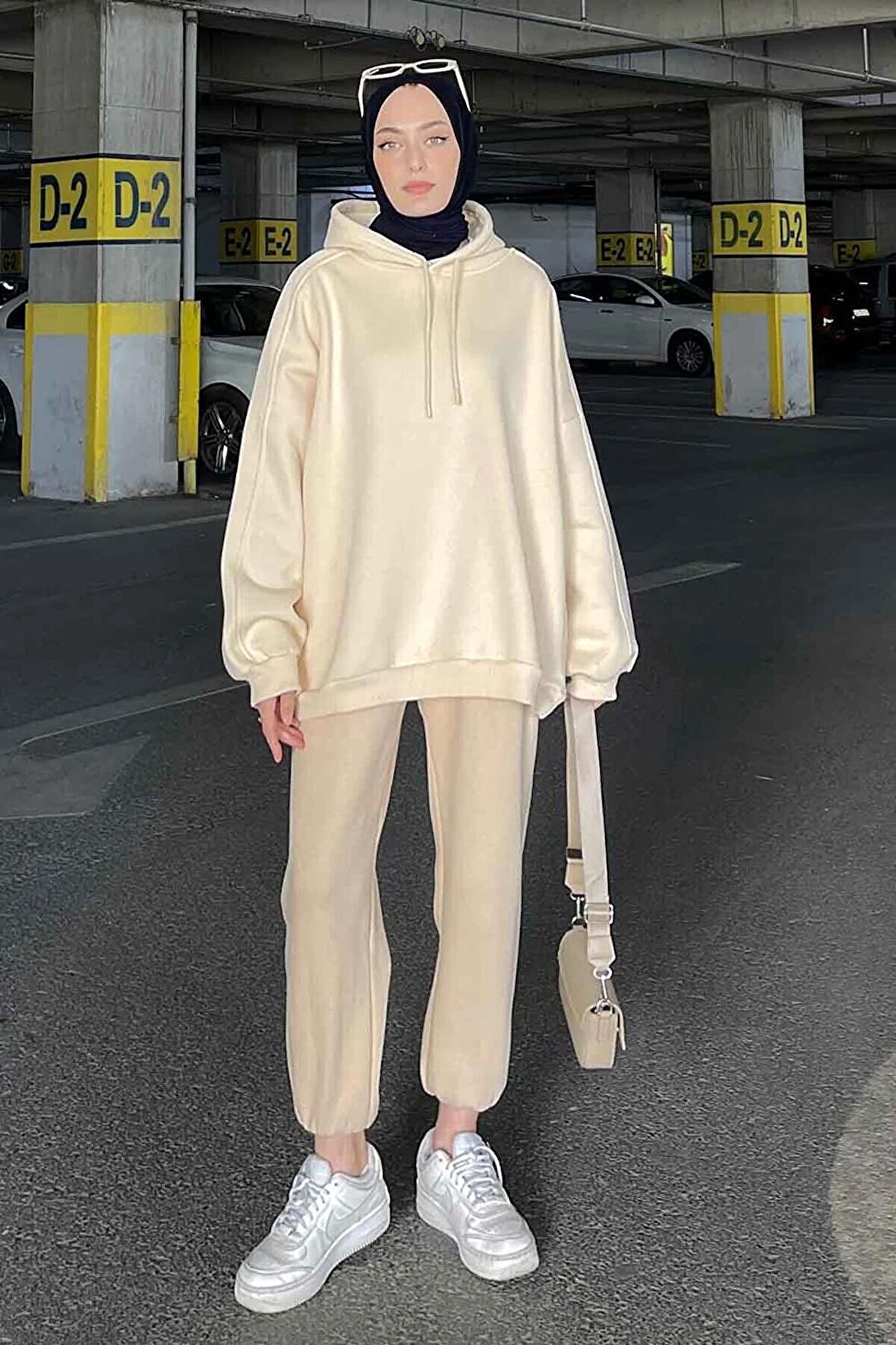 Kapşonlu Oversize Yan Cepli Sweat