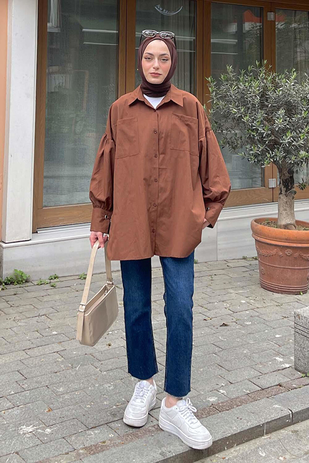 Kol Bağlama Detaylı Oversize Gömlek Acı Kahverengi