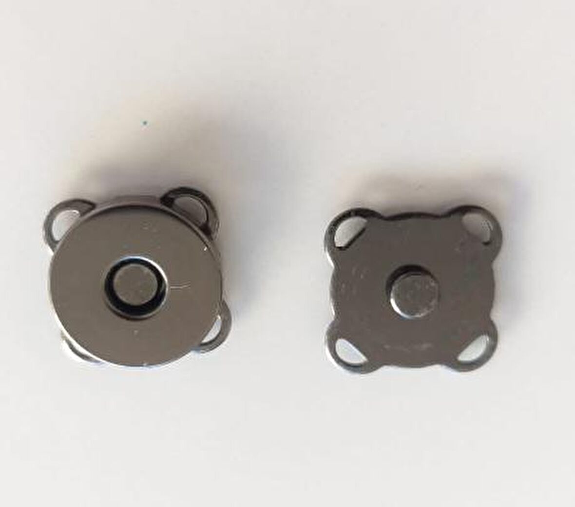 Mini dikilebilir mıknatıslı çıtçıt Füme