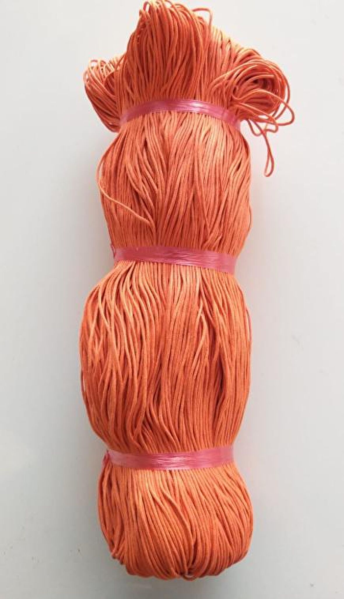 Turuncu renk mumlu koton ip