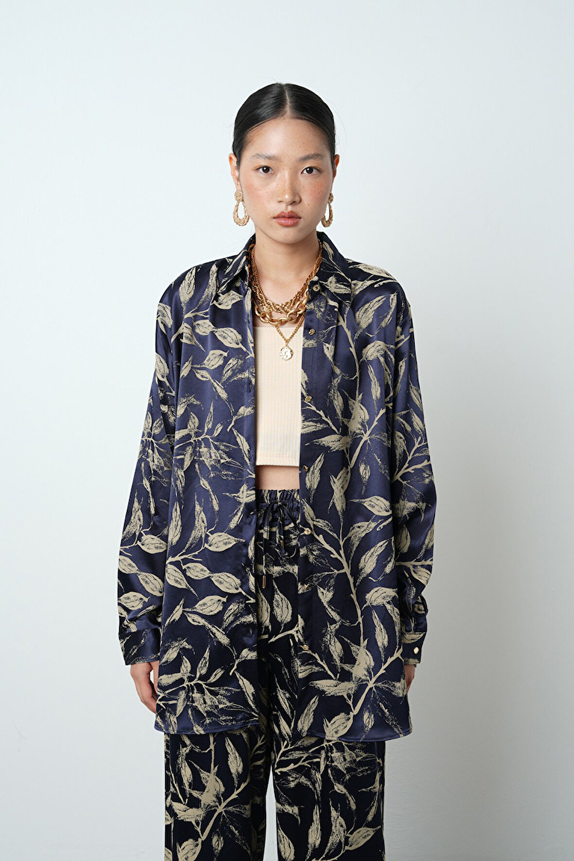 Kadın Lacivert - Krem Renk Desenli Oversize Kesim Gömlek