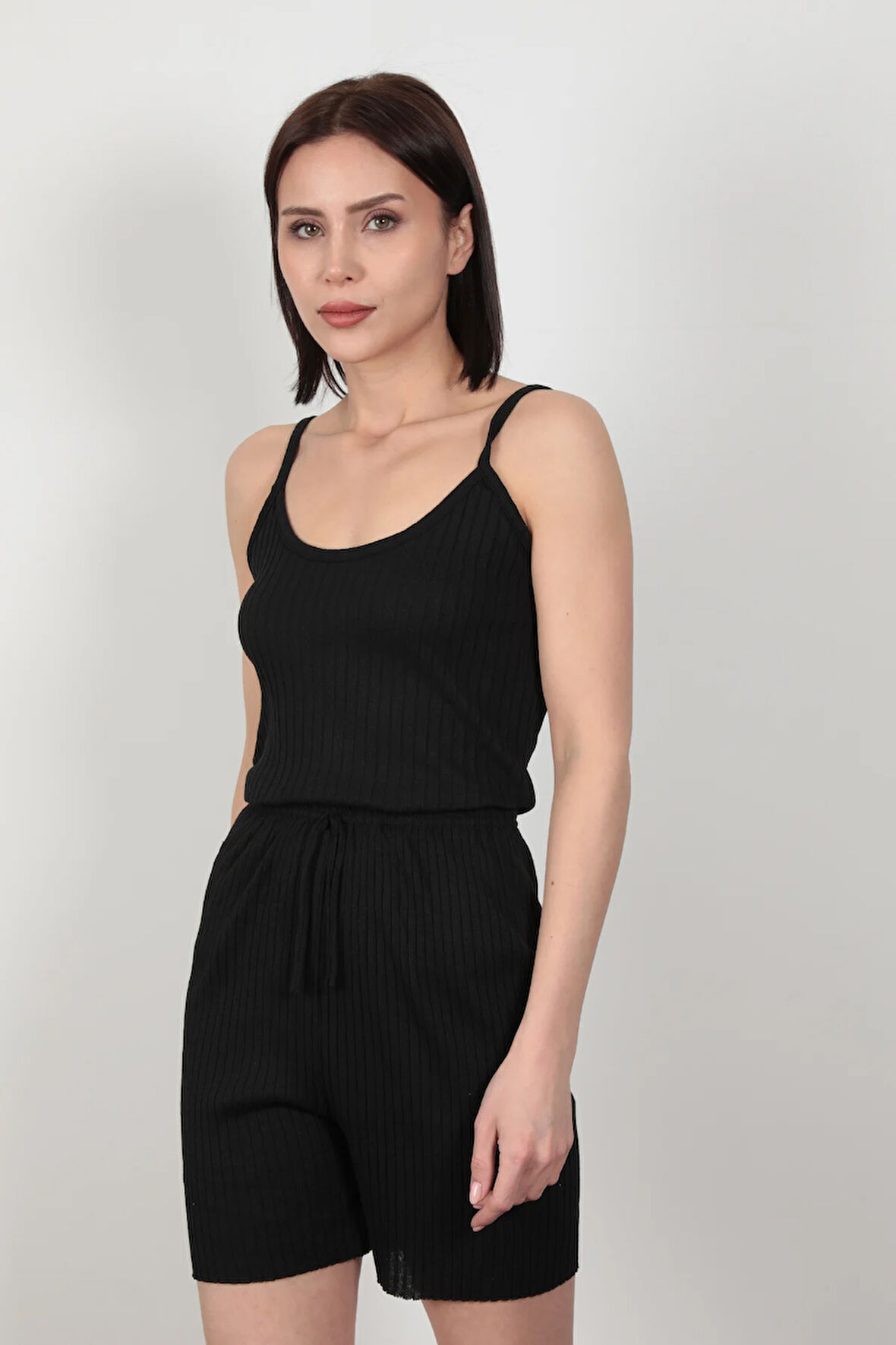 Siyah İp Askılı Şortlu Kaşkorse Kadın Pijama Takımı Pamuk Karışımlı Kumaş - 6015