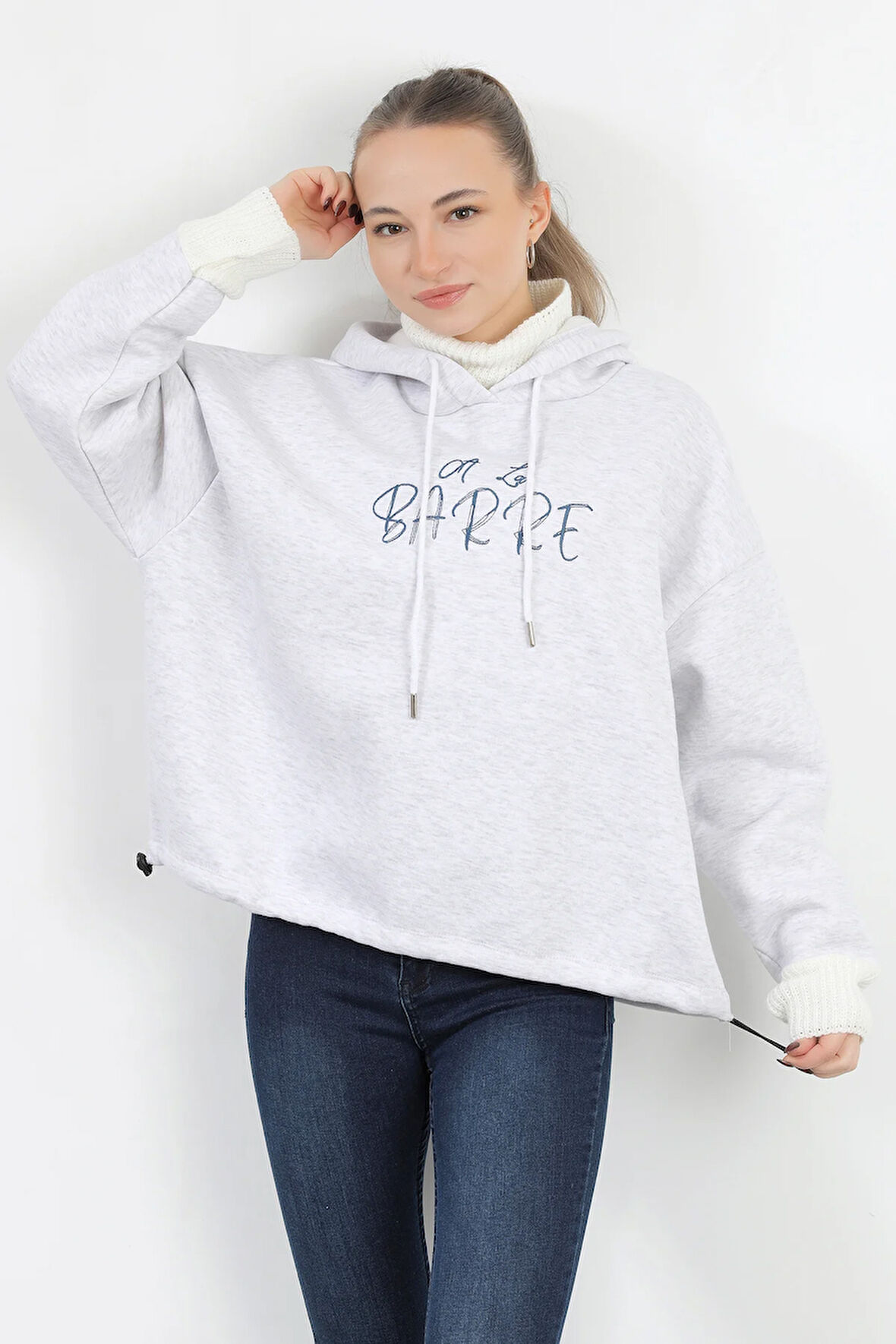 Kadın Barre Nakışlı Stoperli Triko Detaylı Kapüşonlu Oversize Sweatshirt Karmelanj – 5076