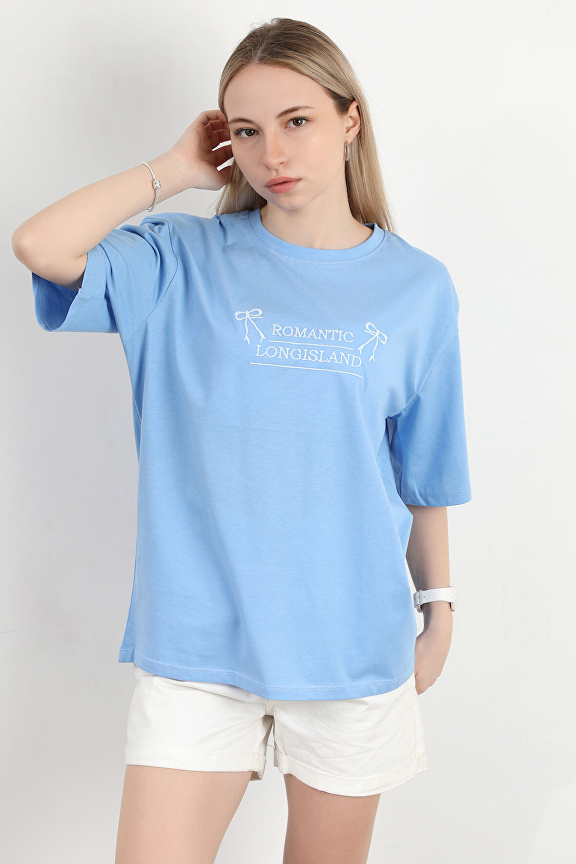 Kadın Bisiklet Yaka Romantic Nakışlı T-Shirt Mavi - 925017