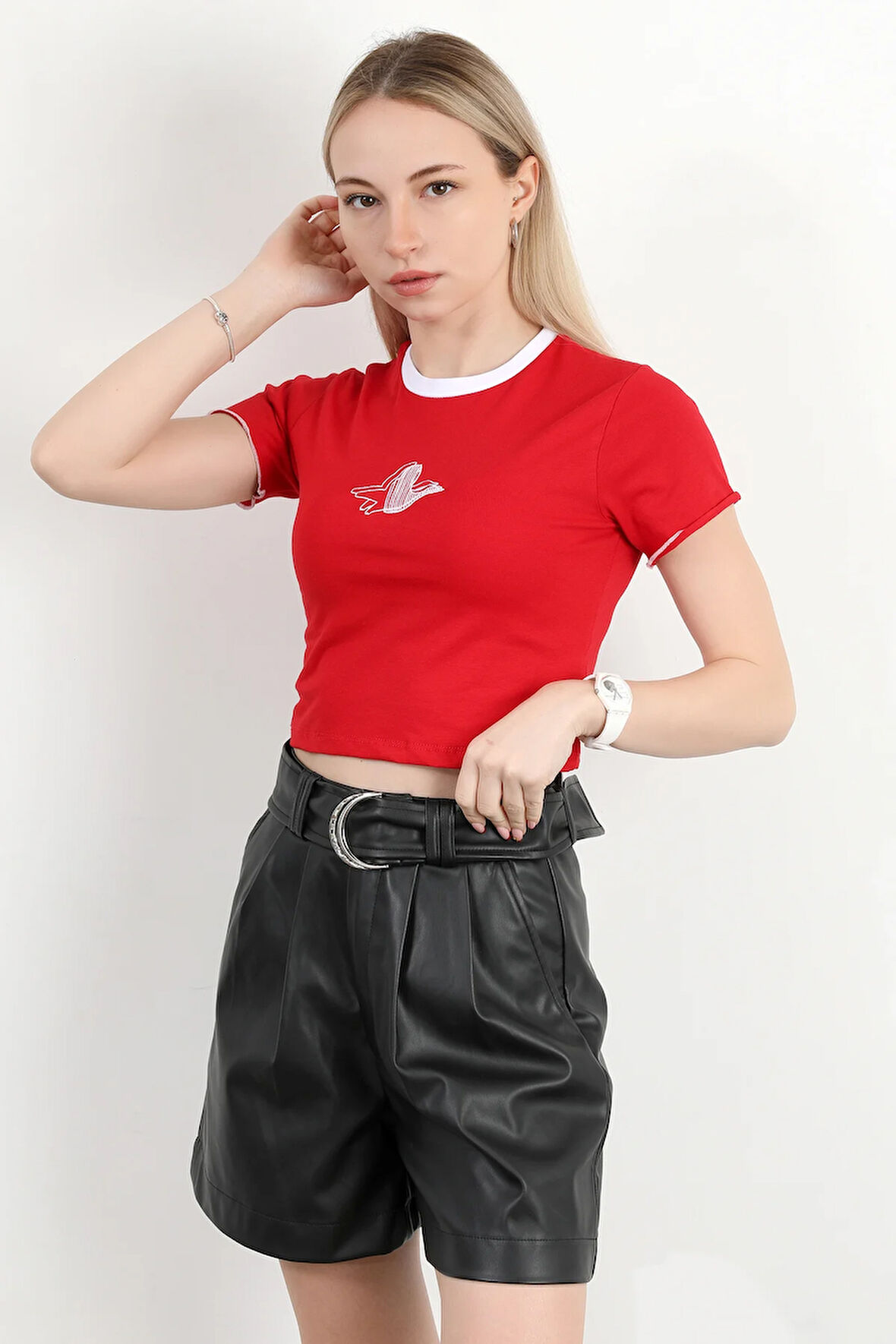 Kadın Bisiklet Yaka Kuş Nakışlı T-Shirt Kırmızı - 925053