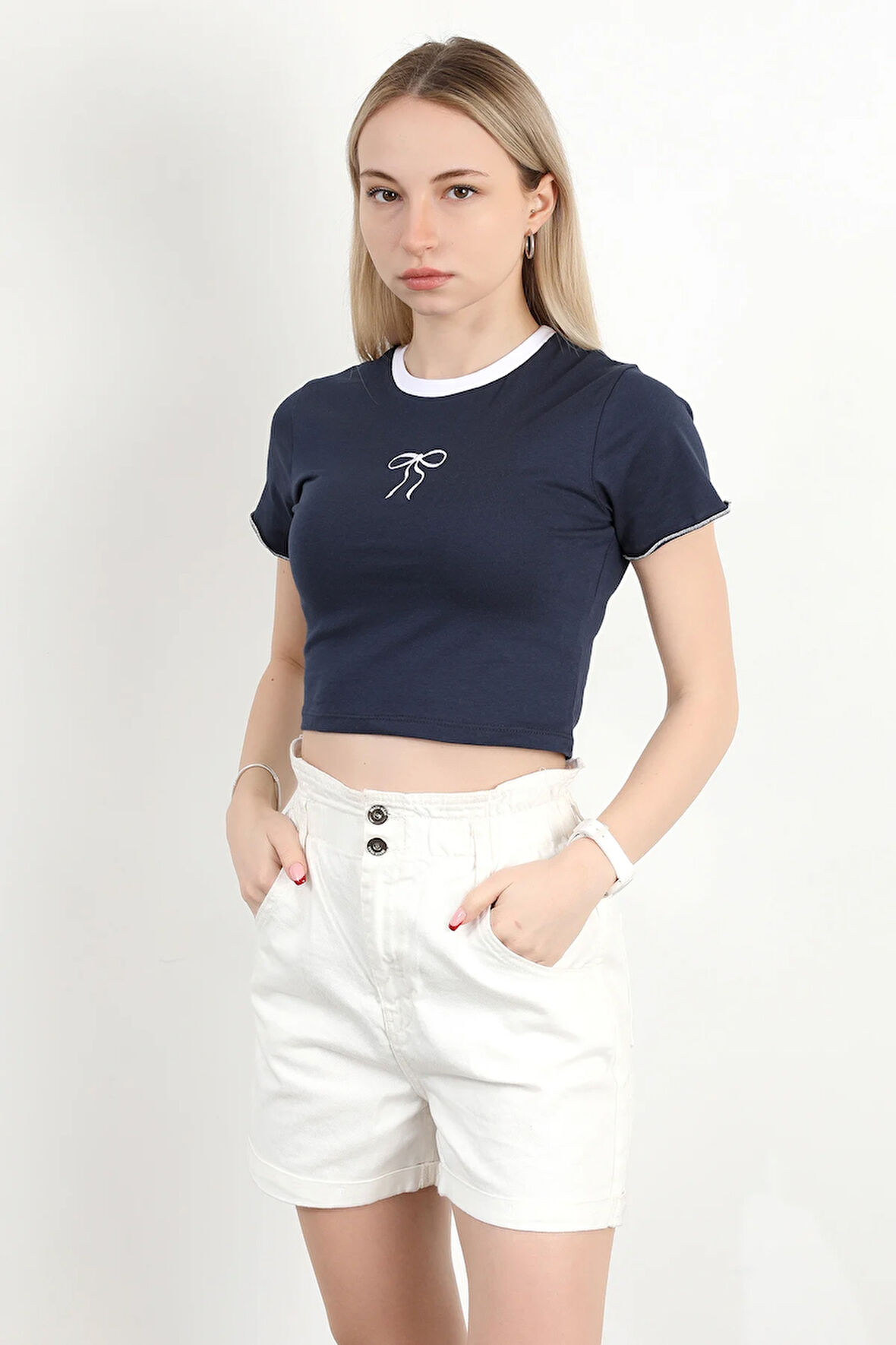 Kadın Bisiklet Yaka Fiyonk Nakışlı T-Shirt Lacivert - 925052