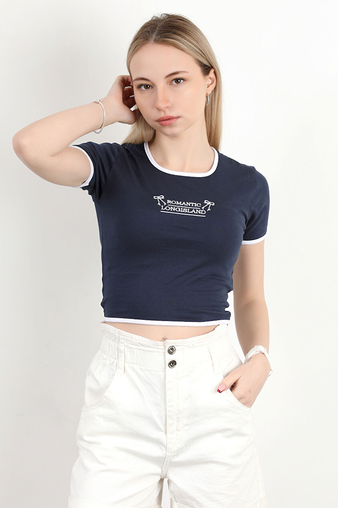 Kadın U Yaka Romantic Nakışlı T-Shirt Lacivert - 925054