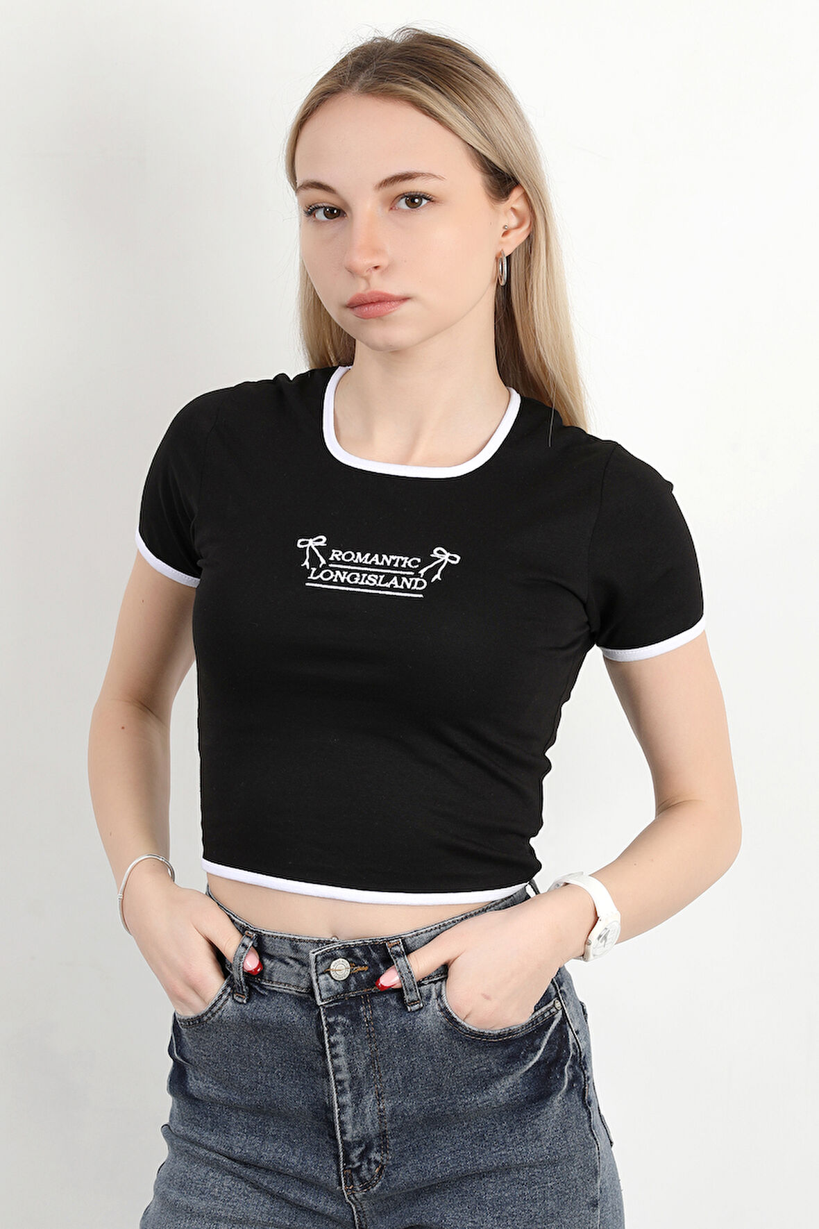 Kadın U Yaka Romantic Nakışlı T-Shirt Siyah - 925054