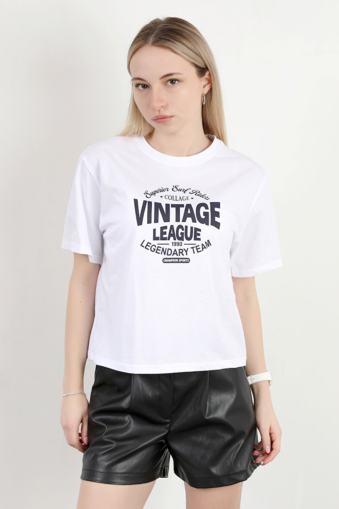 Kadın Bisiklet Yaka Vintage Baskılı T-Shirt Beyaz - 925021