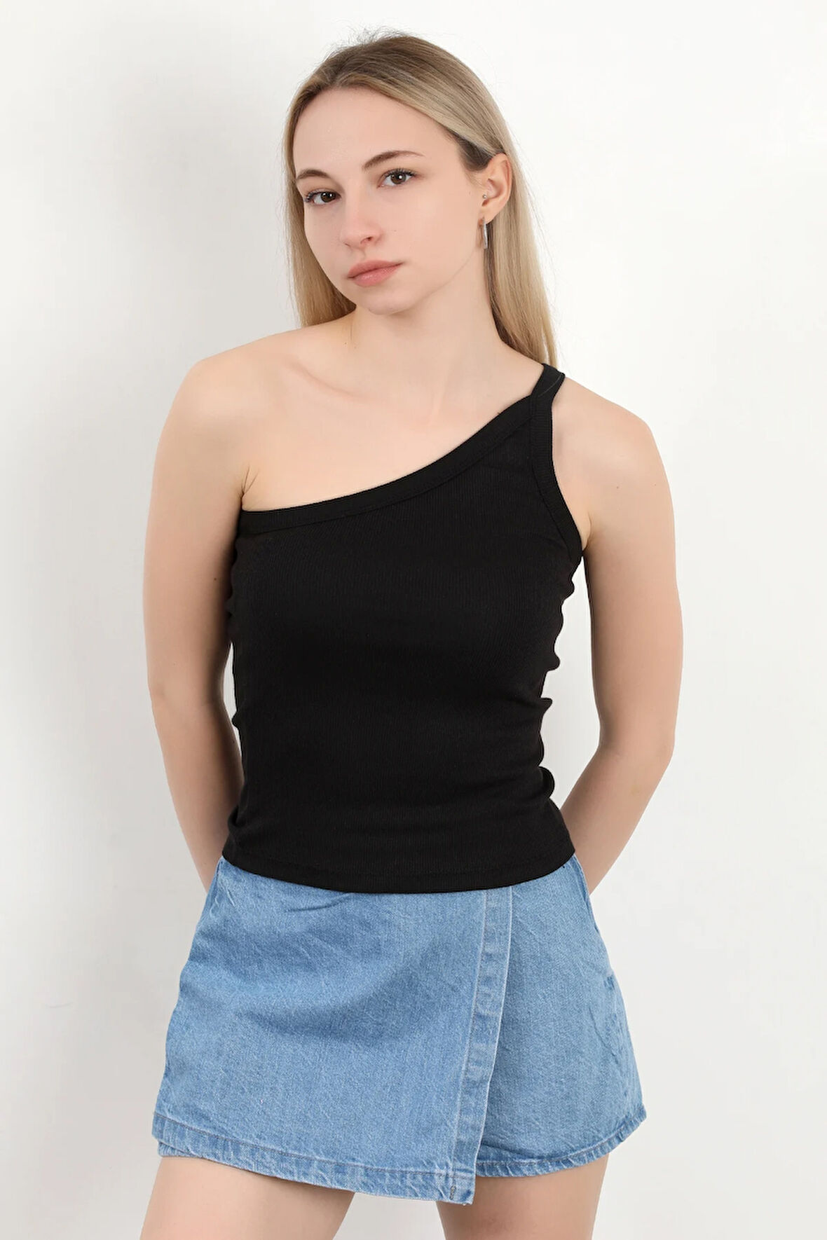 Kadın Tek Omuz Asimetrik Yaka Dokulu Bluz Siyah - MS0000579