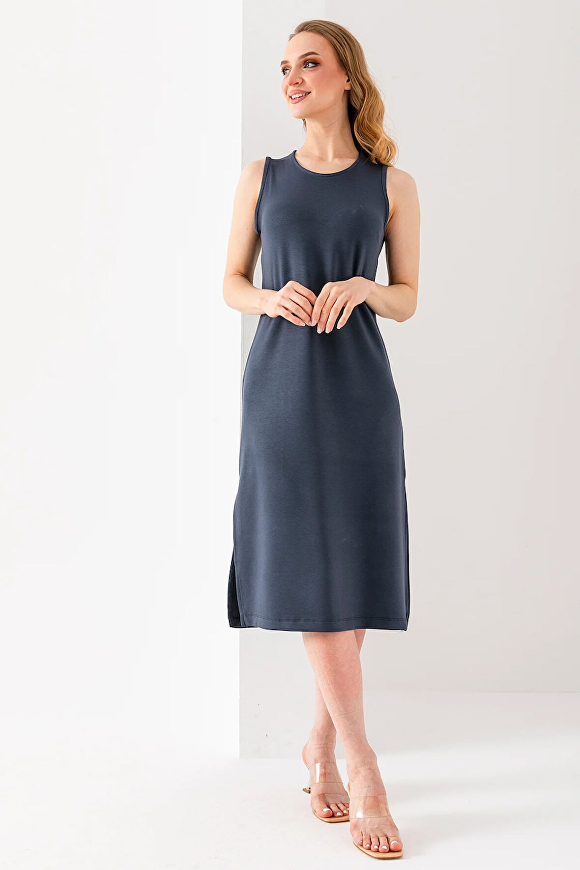 Kadın Bisiklet Yaka Kolsuz Yırtmaçlı Elbise Antrasit - 25Y 6267