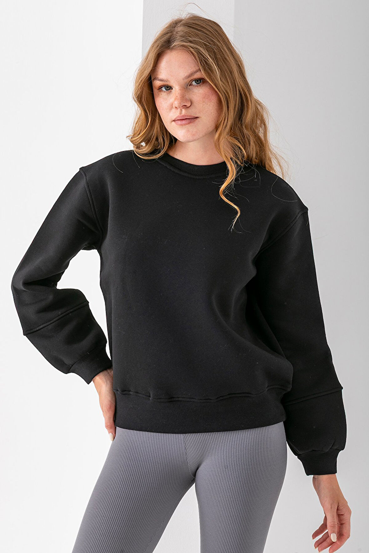 Kadın Bisiklet Yaka Kol Parçalı 3İp Şardonlu Sweatshirt Siyah - 2513