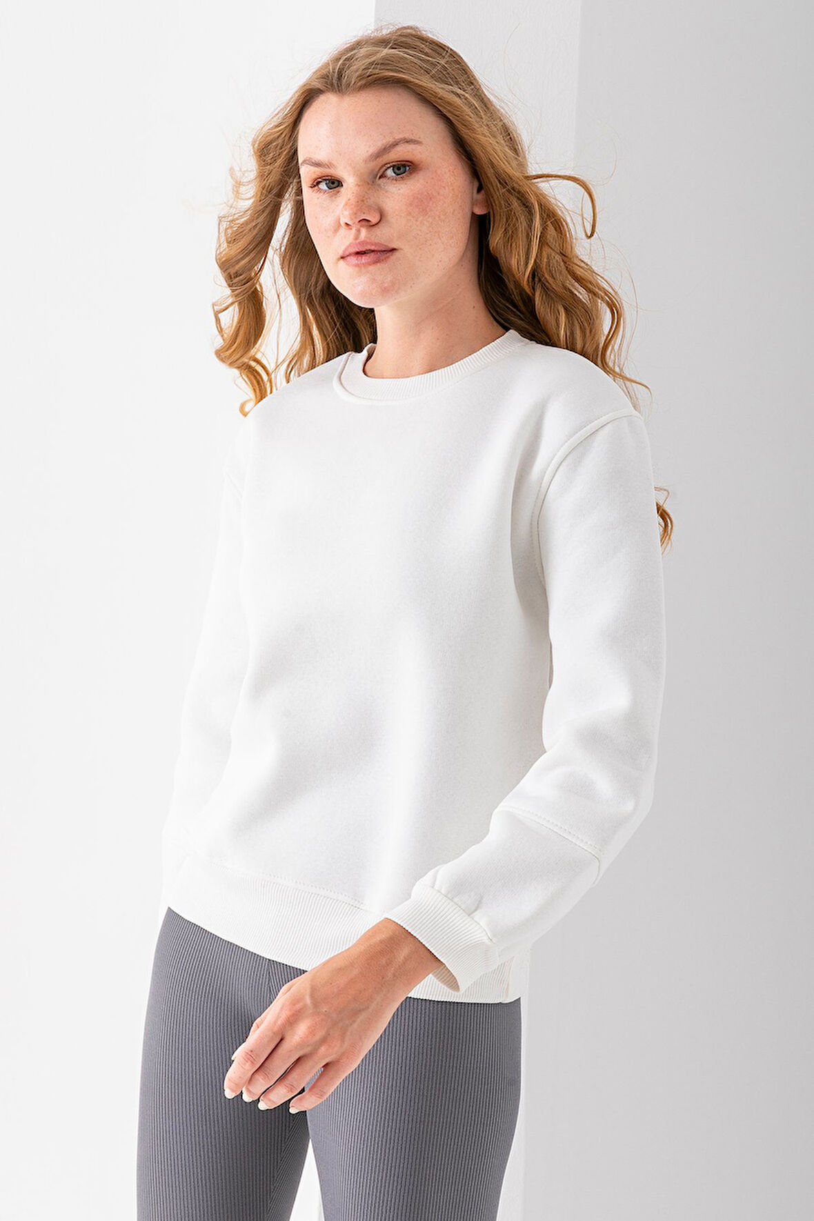 Kadın Bisiklet Yaka Kol Parçalı 3İp Şardonlu Sweatshirt Beyaz - 2513