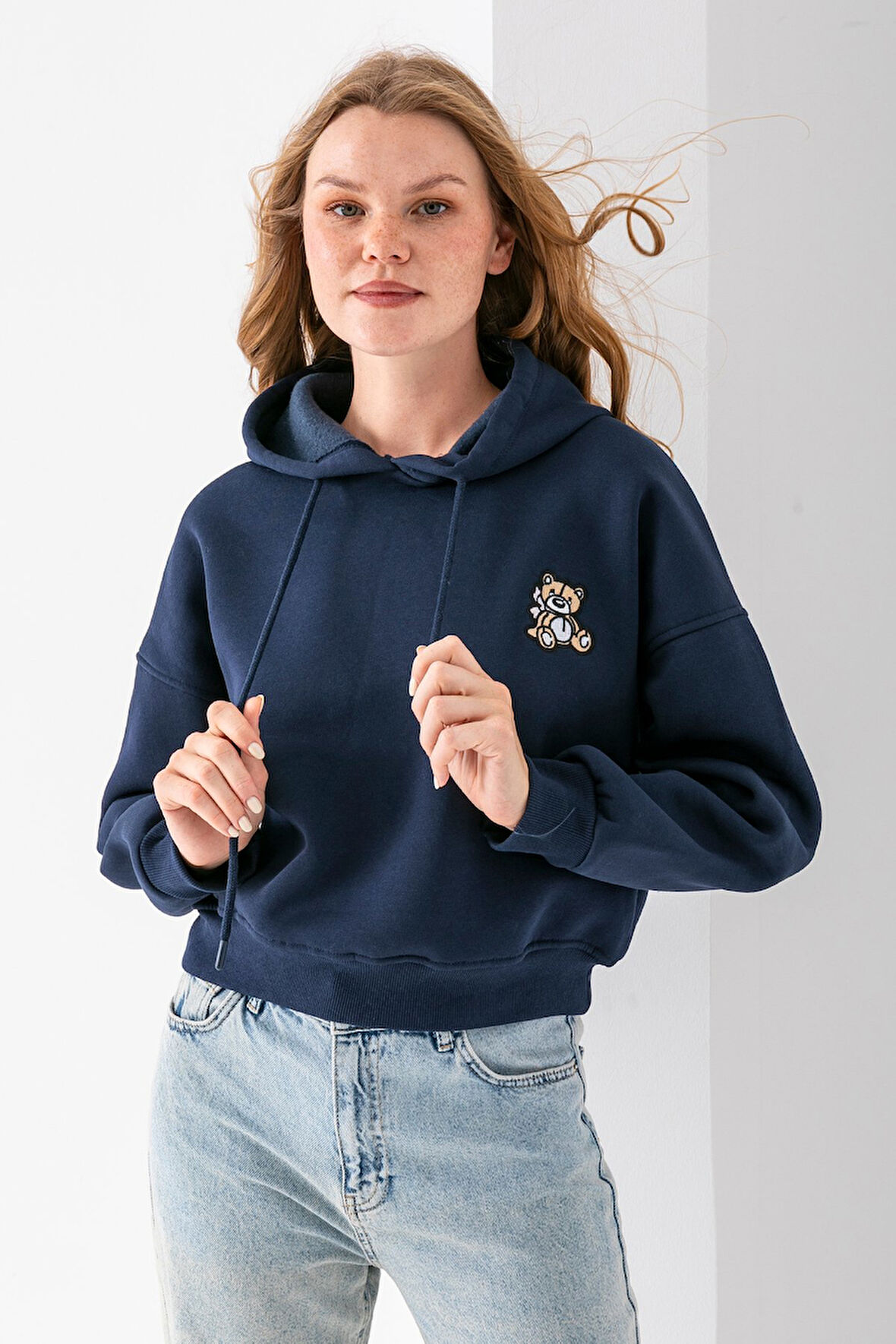 Kadın Kapüşonlu Ayıcık Nakışlı 3İp Crop Sweatshirt Lacivert - 2668