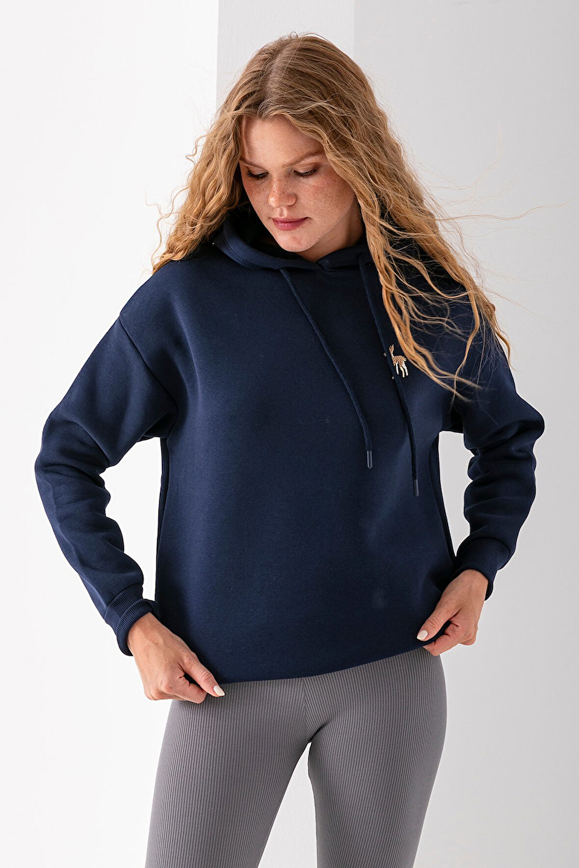 Kadın Kapüşonlu Ceylan Nakışlı 3İp Sweatshirt Lacivert - 2622