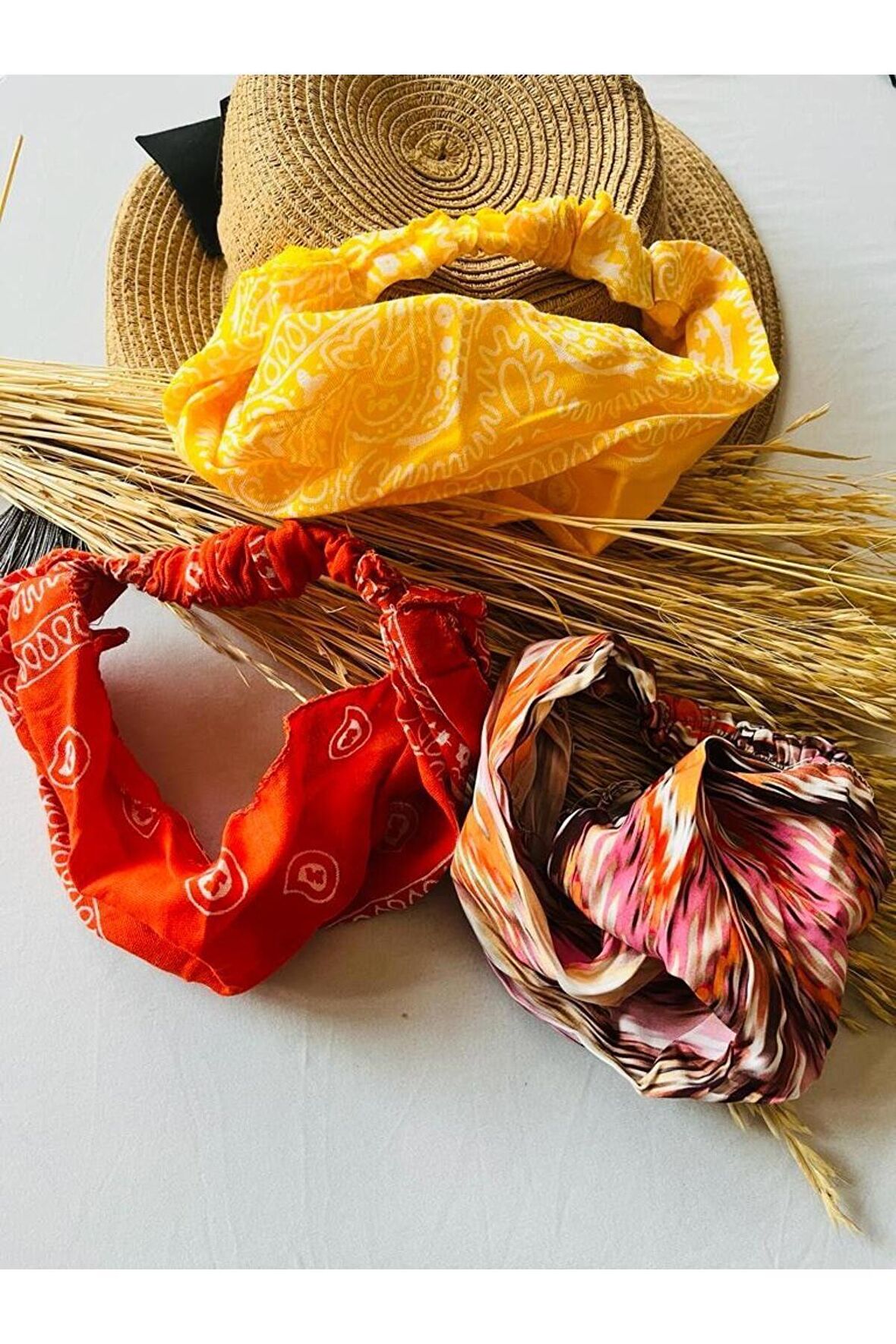 - Hediye Kutusu ile 3'lü Paraşüt Bandana Seti