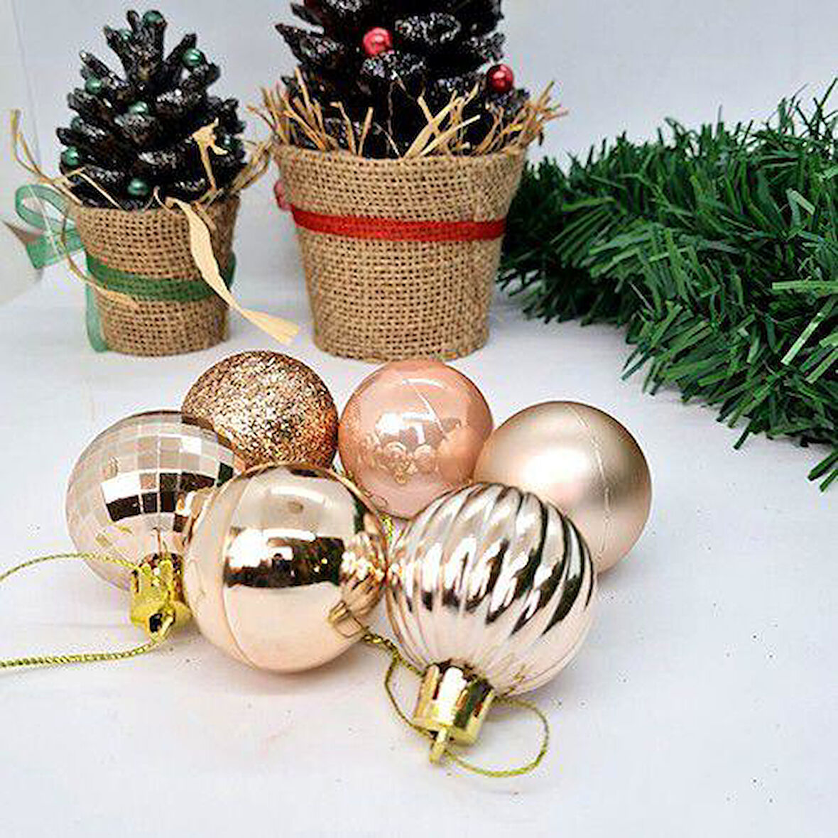 Şampanya Yılbaşı Ağaç Top Süsü - Mat, Parlak, Simli, Aynalı, Çizgili, Sedefli - 6'lı Set, 4 cm