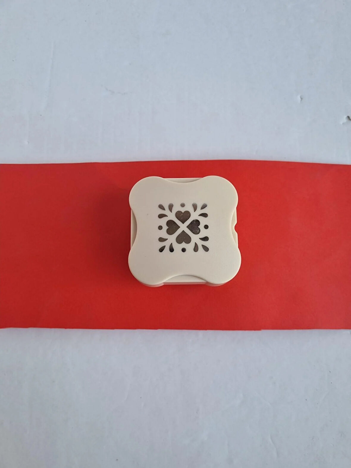 Mıknatıslı her yöne delebilen şekilli delgeç kalp sacaklı 4 cm kesen etkinlik punçı