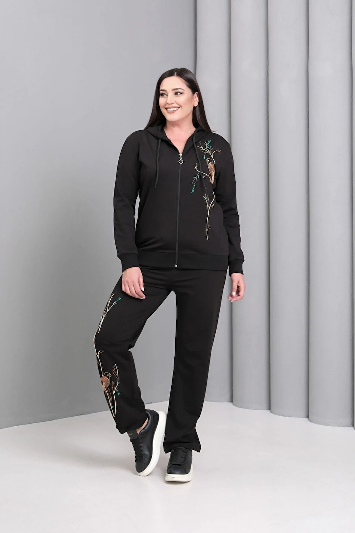 Kapüşonlu Fermuarlı Boncuk Nakışlı Takım