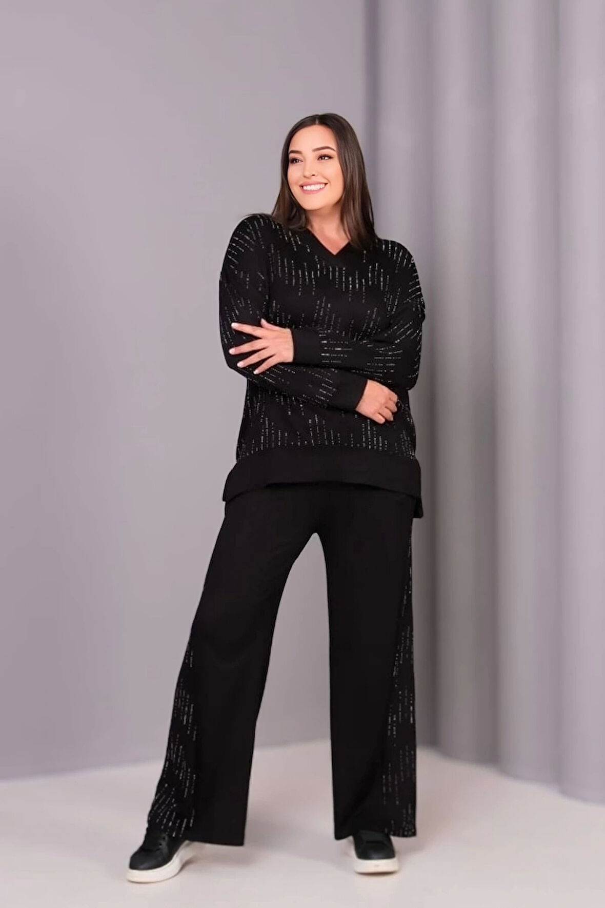 Önü Taş Baskılı Yırtmaçlı Takım