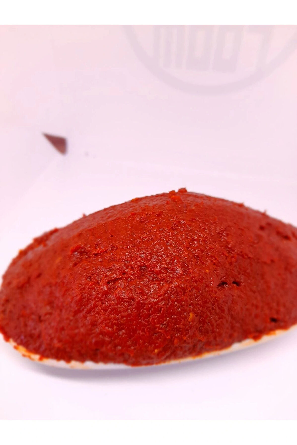 TAATLI BİBER SALÇASI 5 KG GÜNEŞTE KURUTULMUŞ