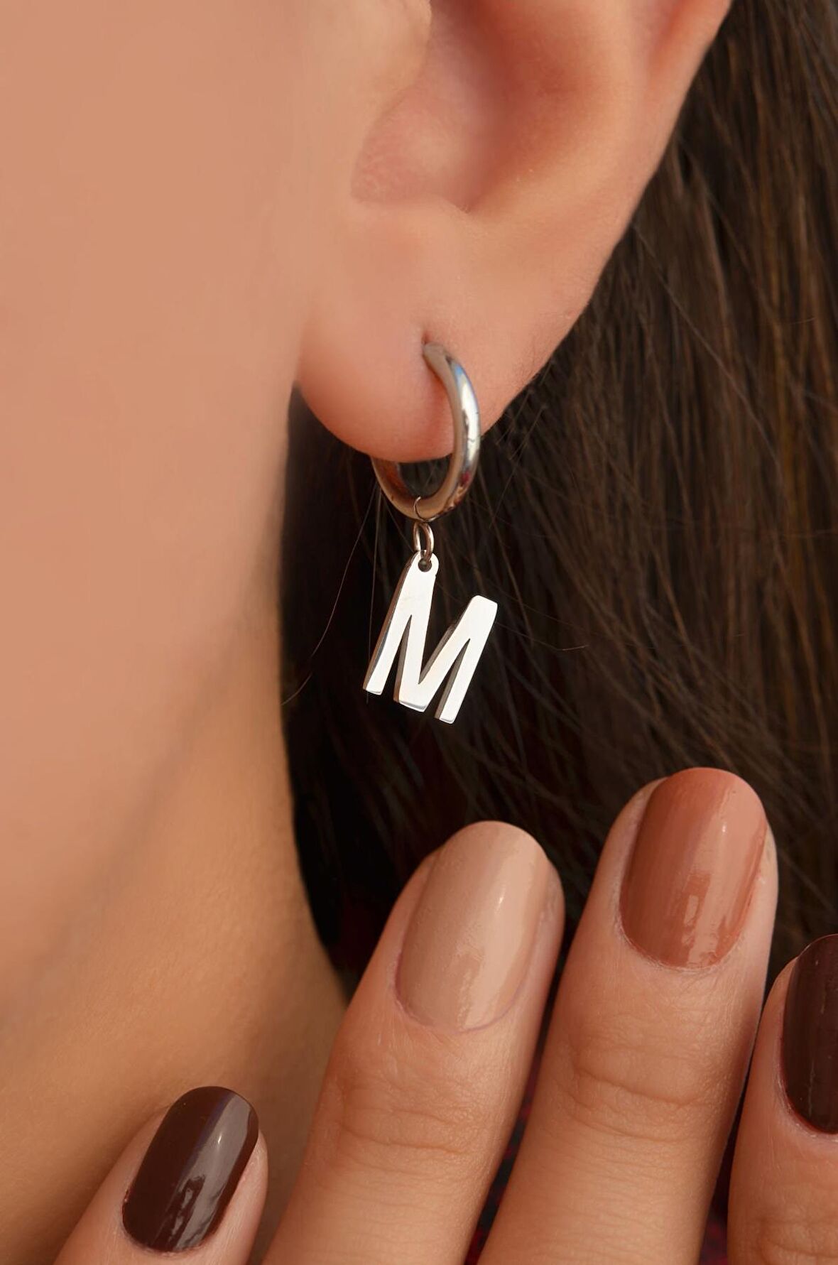 M Harfi Çelik Küpe Tekli