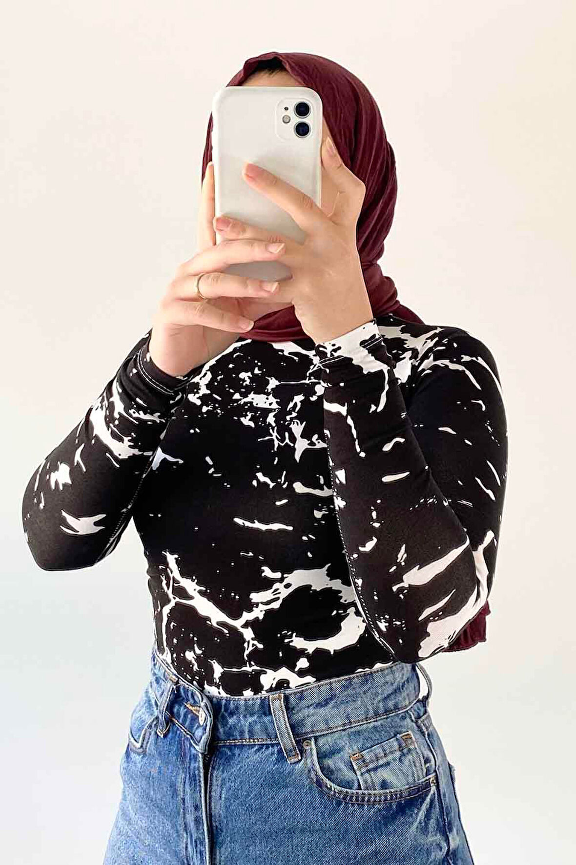 Bisiklet Yaka Mermer Desenli Body Siyah