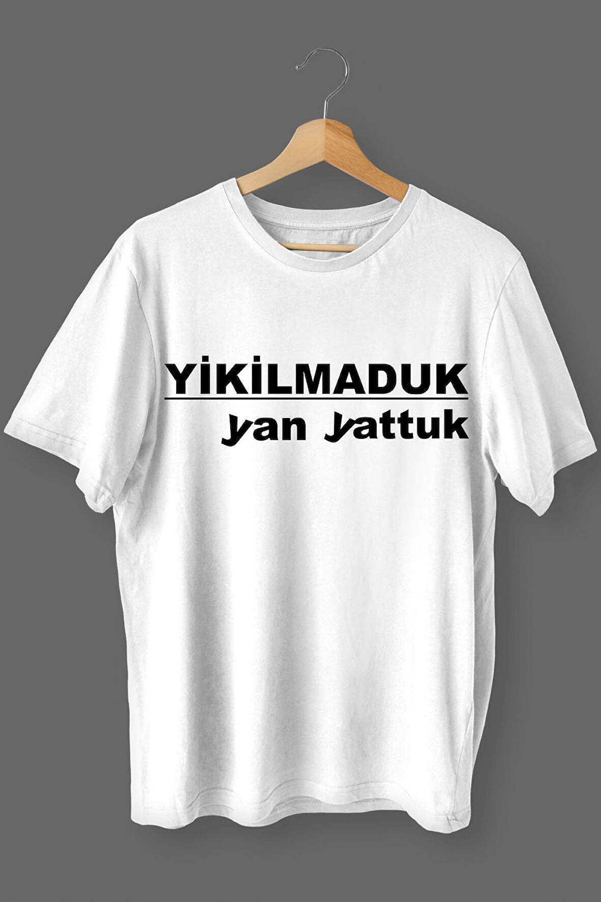 Yıkılmaduk Yan Yattuk Baskılı Pamuklu Likralı T-shirt (Siyah Yazılı Beyaz) L Beden