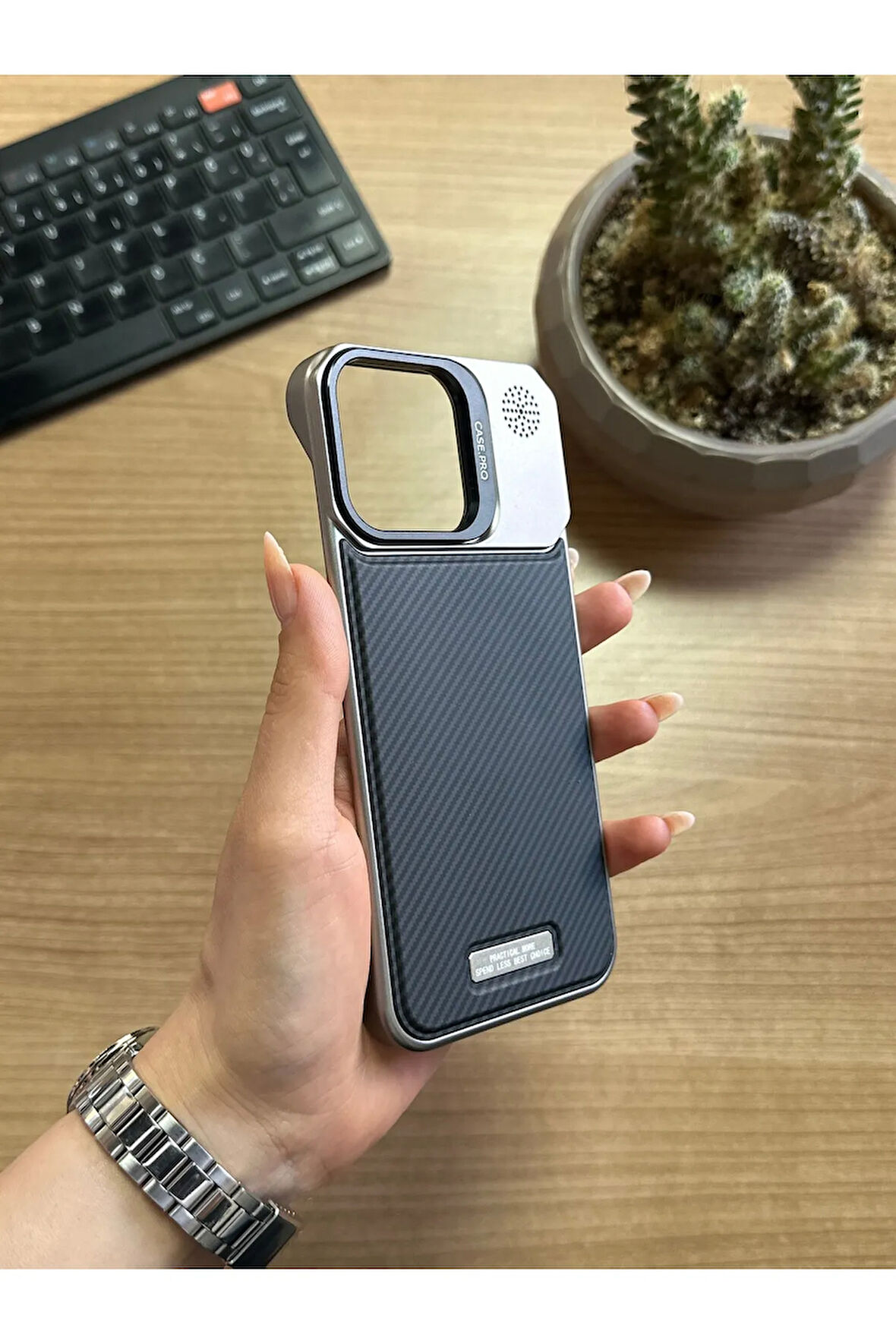 iPhone 13 Pro Max Standlı karbon Kılıf Soocase624