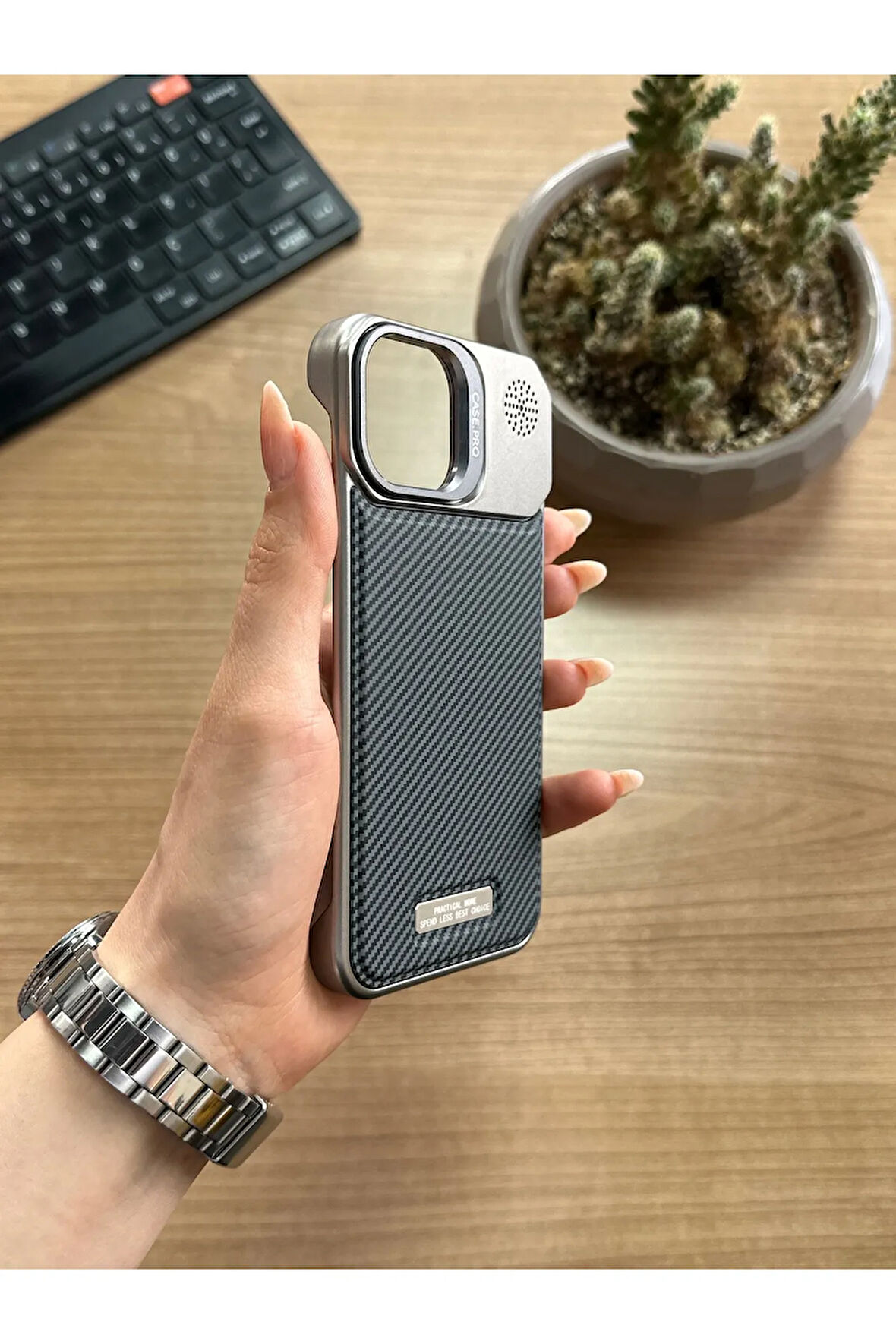 iPhone 13/14 Standlı karbon Kılıf Soocase624
