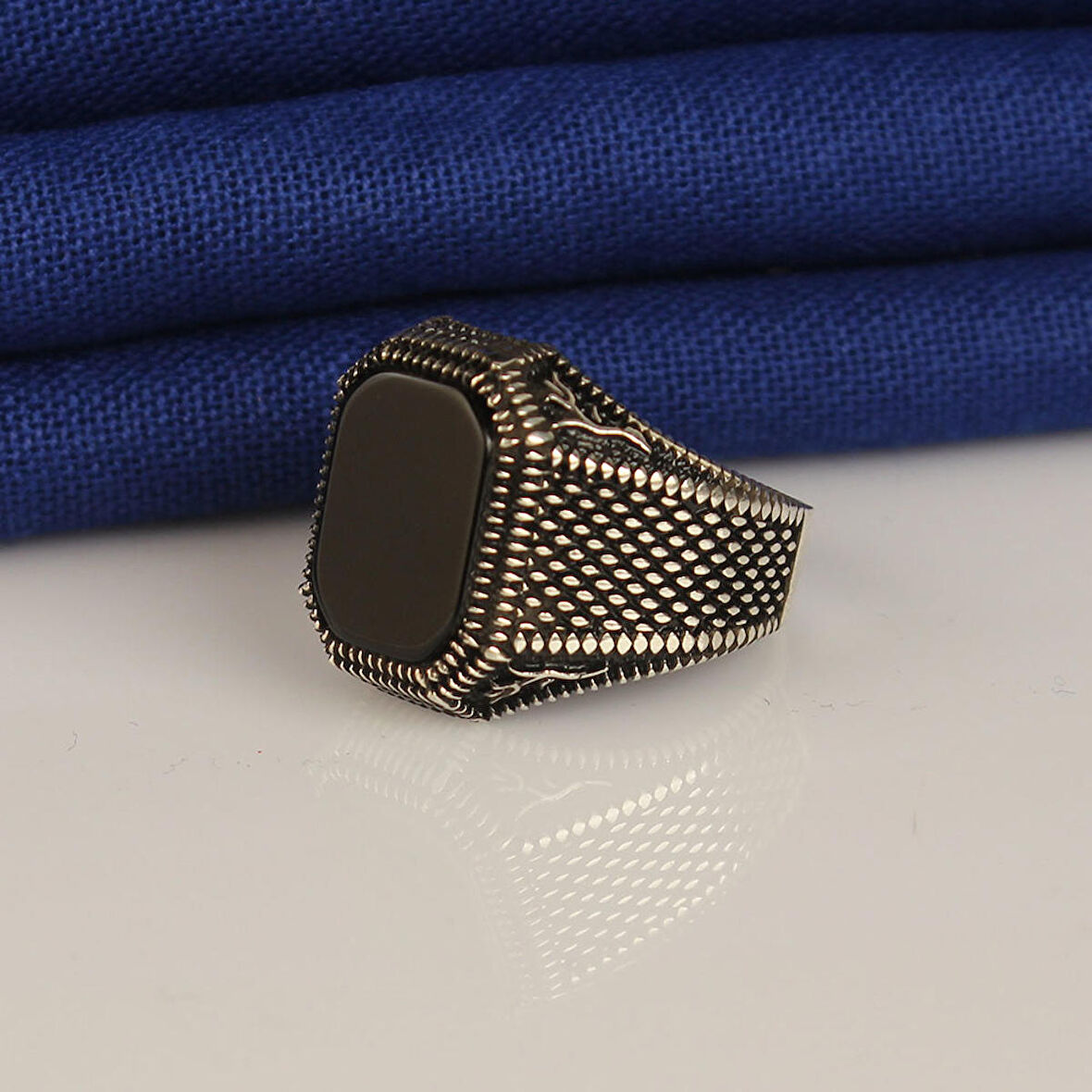 925 AYAR GÜMÜŞ DÖRTGEN ONİKS TAŞLI ERKEK YÜZÜK