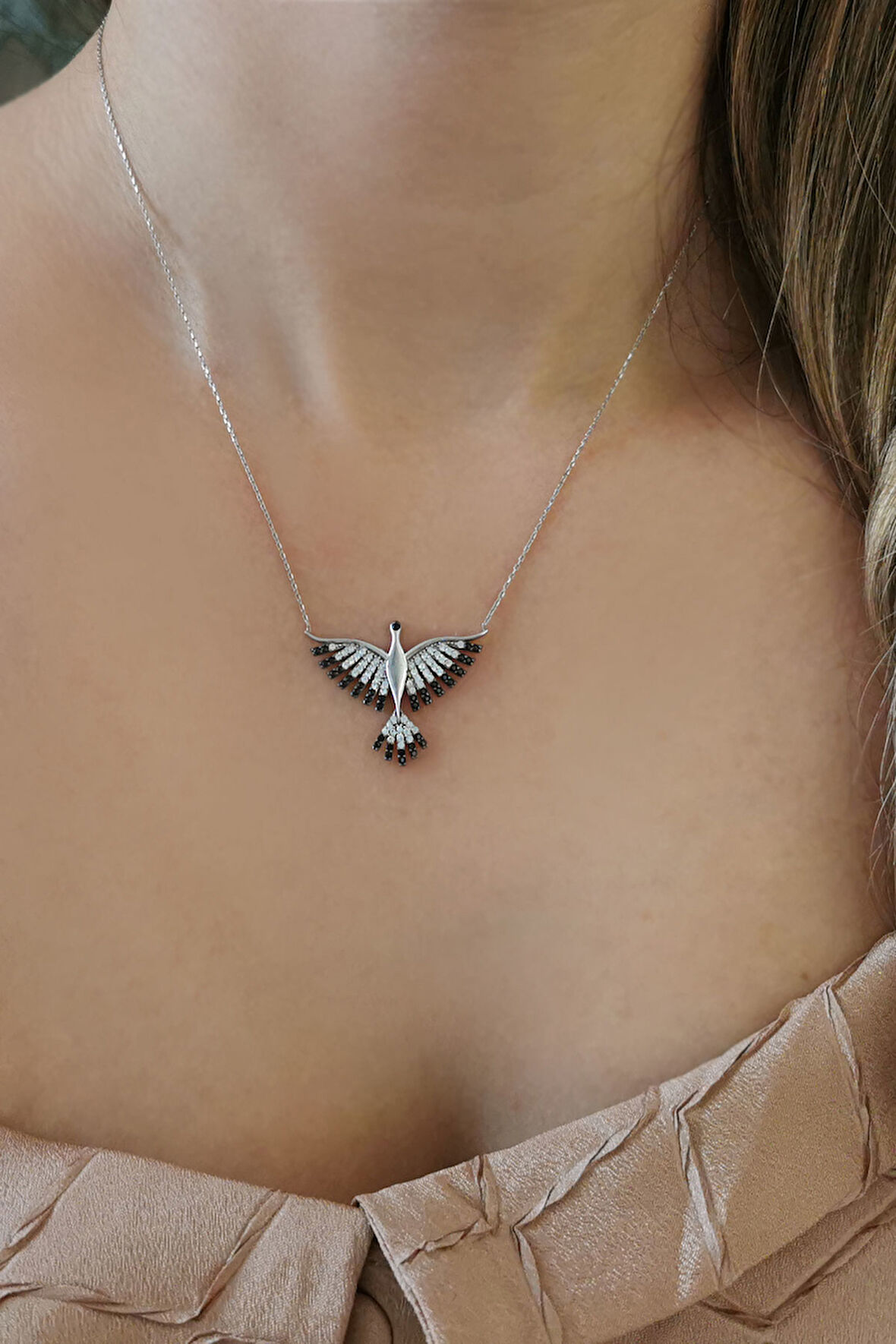 Altın Siyah Kuyruklu Anka Kuşu Kolye