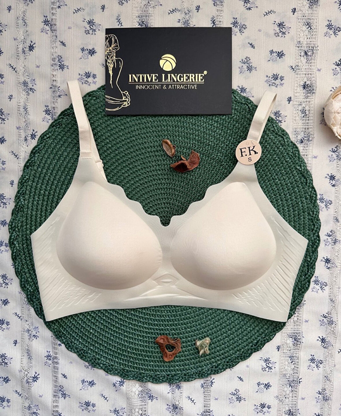 Layla İthal Buz İpek (İce-Silk) Ultra İnce Rahat Nefes Alır Görünmez Lazer Dikişsiz Sütyen