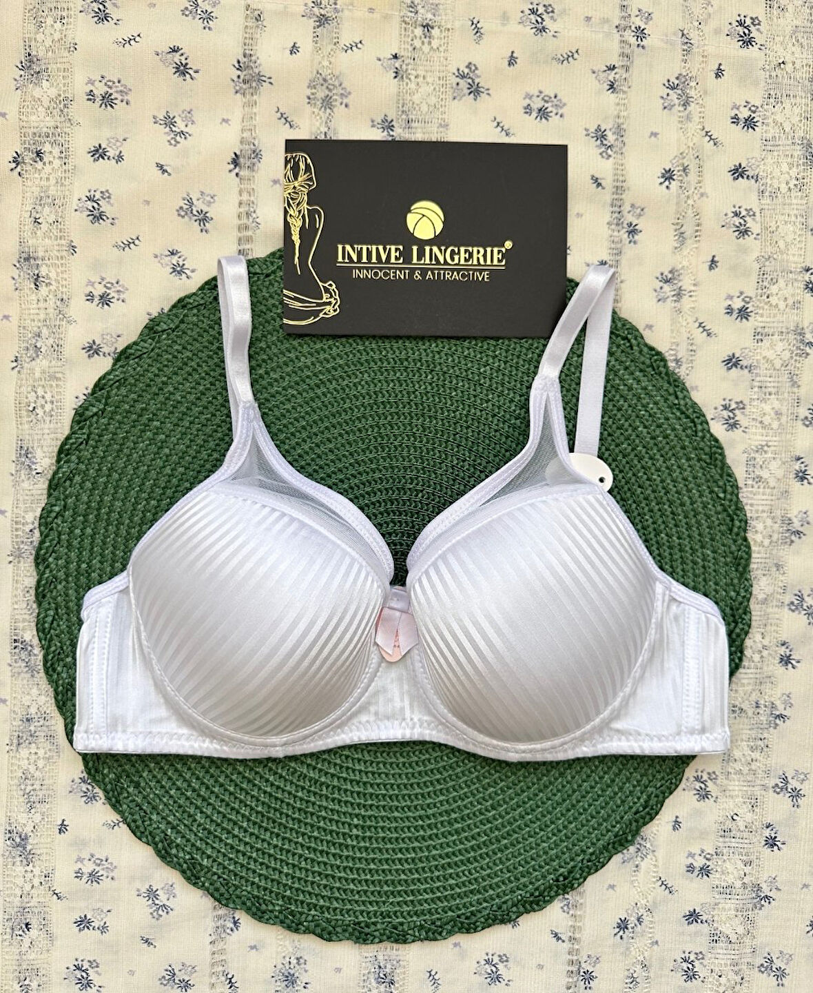 Evelyn Parlak Saten Çizgi Detaylı C cup Balenli Desteksiz Önü Tül Detaylı Şık Sütyen